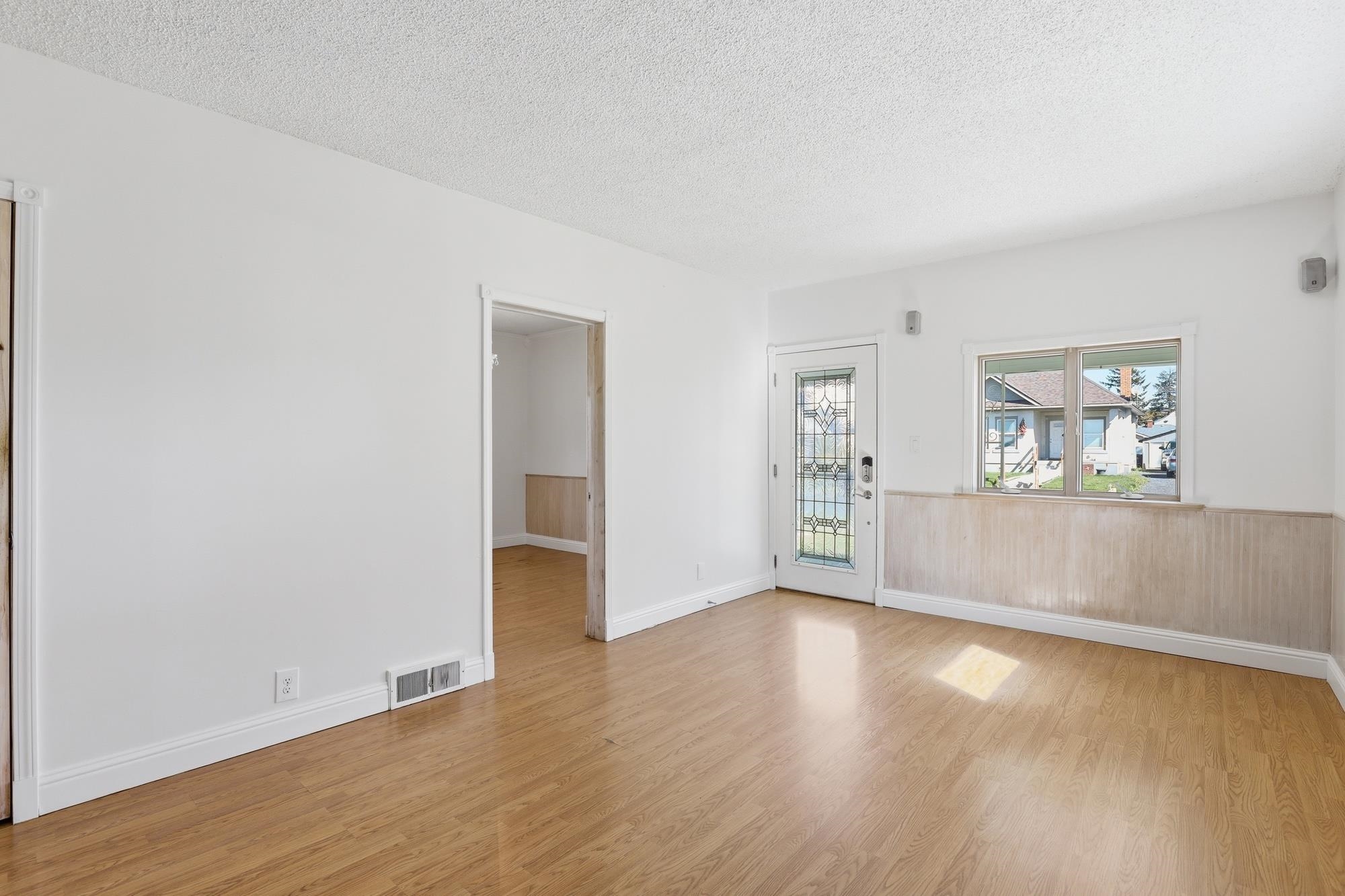 1634 E Providence Ave - Photo 6