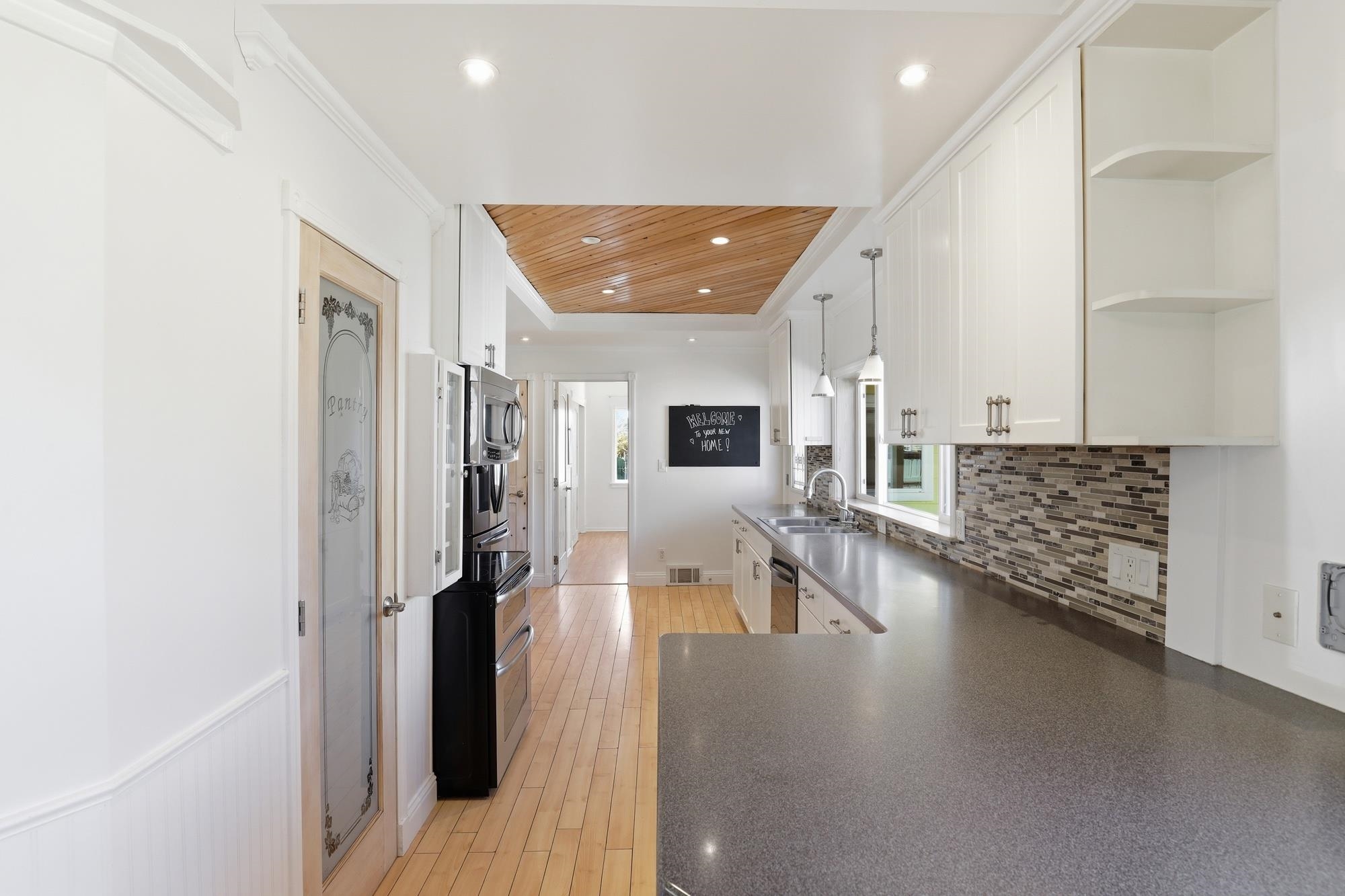 1634 E Providence Ave - Photo 9