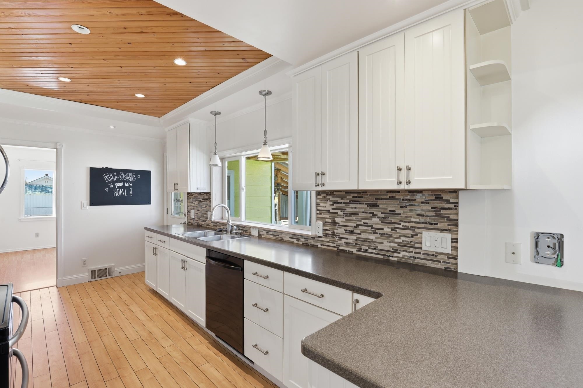 1634 E Providence Ave - Photo 10