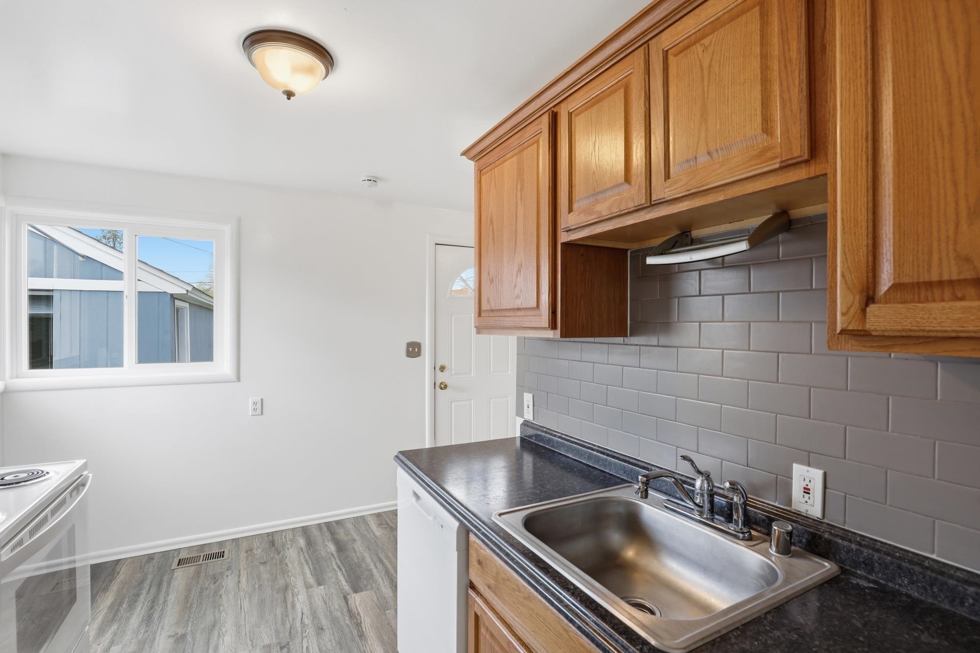 5729 N Lindeke St - Photo 11