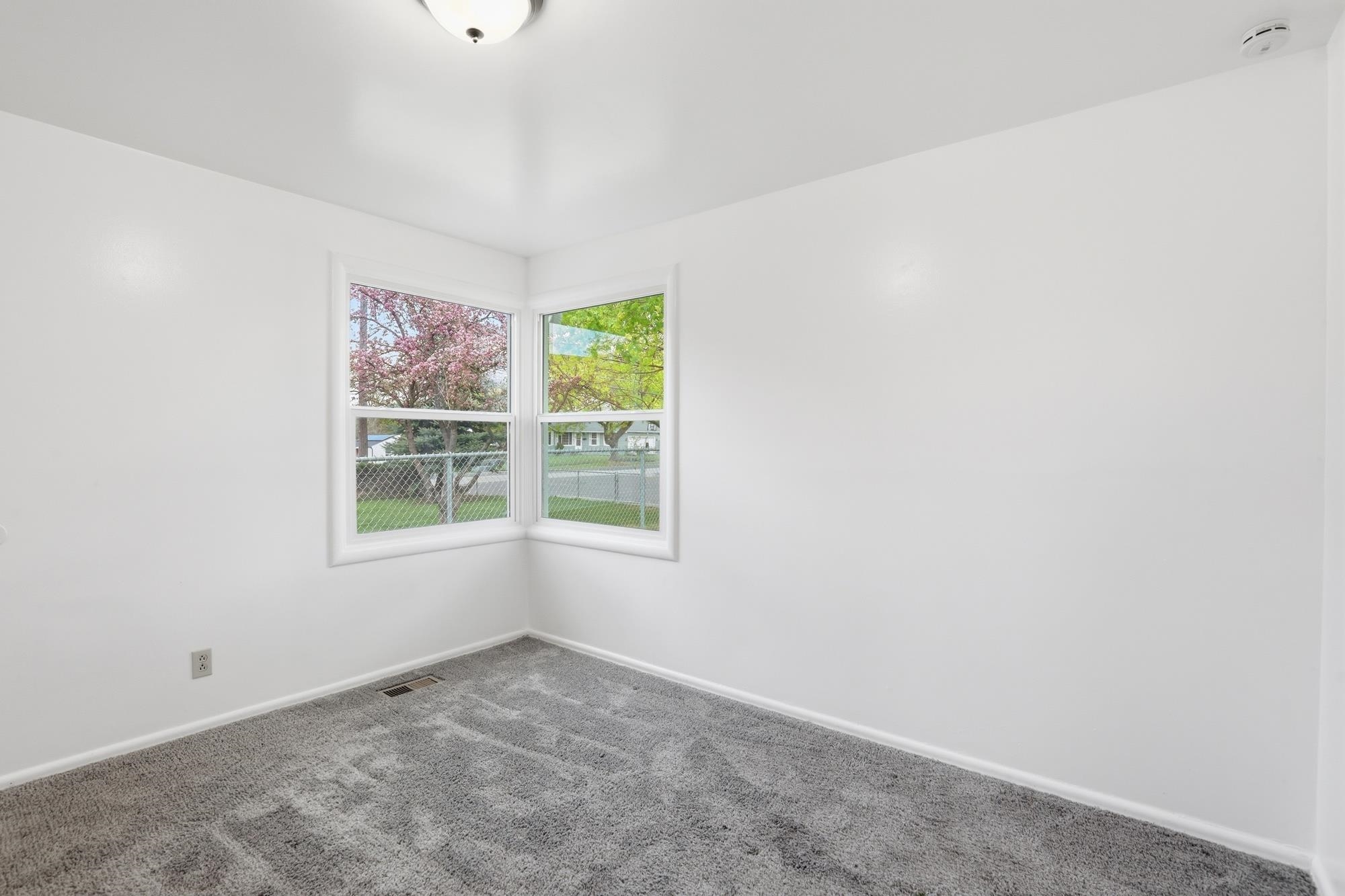 5729 N Lindeke St - Photo 13