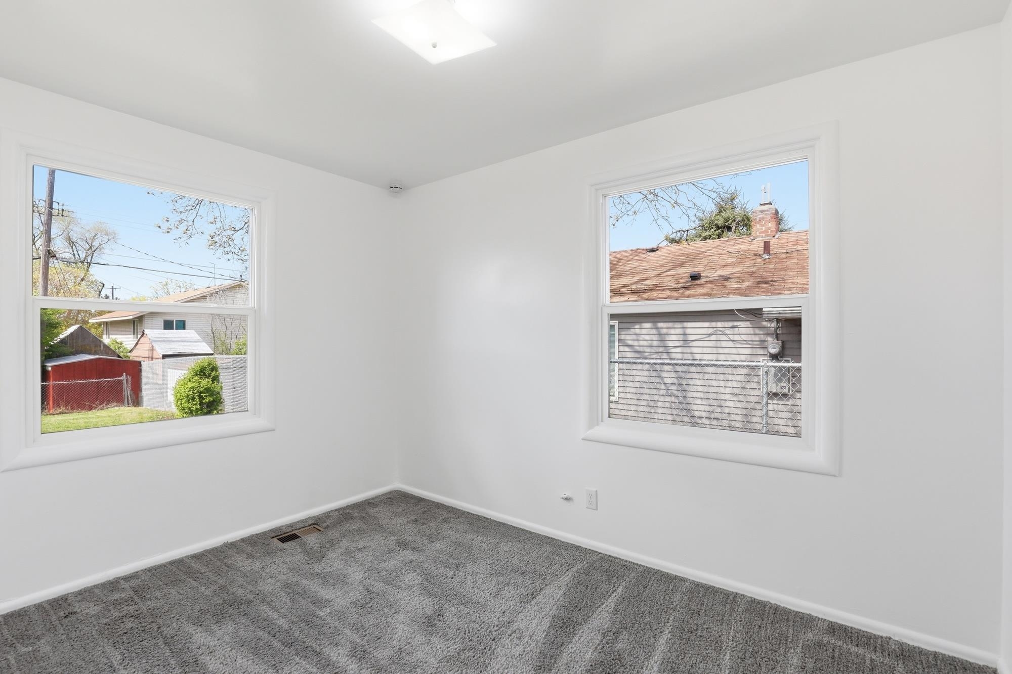 5729 N Lindeke St - Photo 15