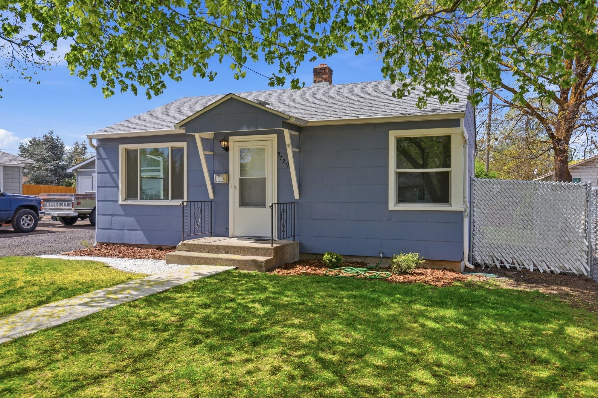 5729 N Lindeke St - Photo 3