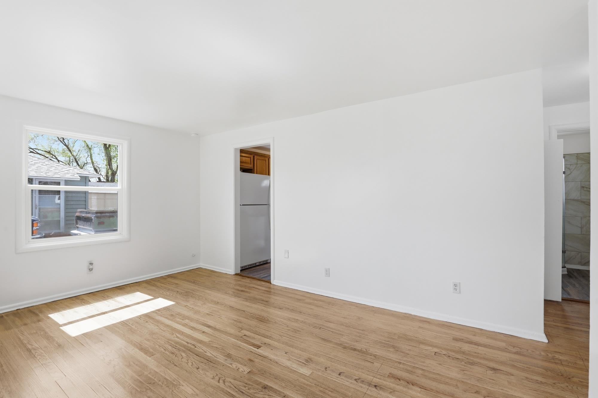 5729 N Lindeke St - Photo 4