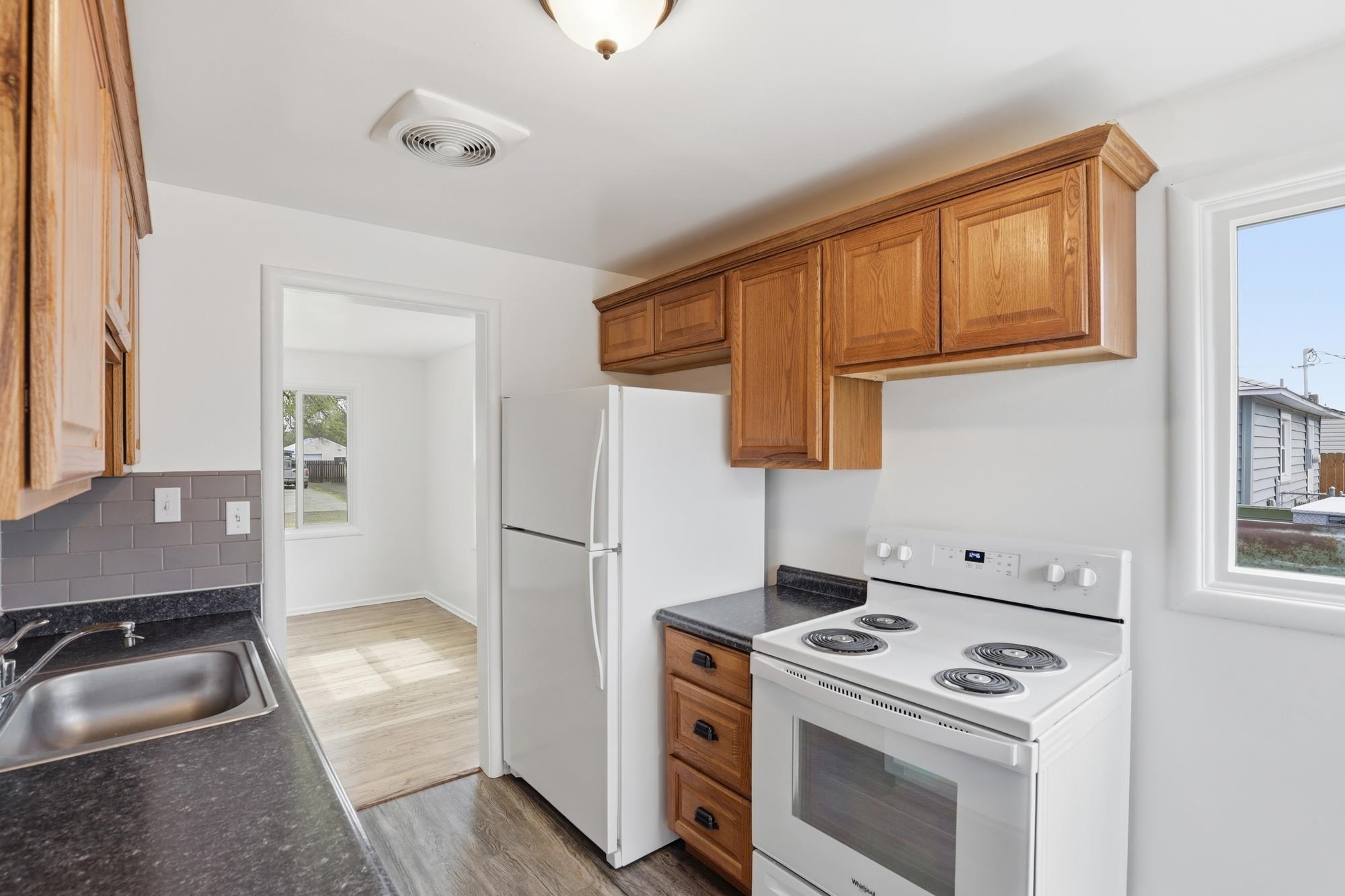 5729 N Lindeke St - Photo 9