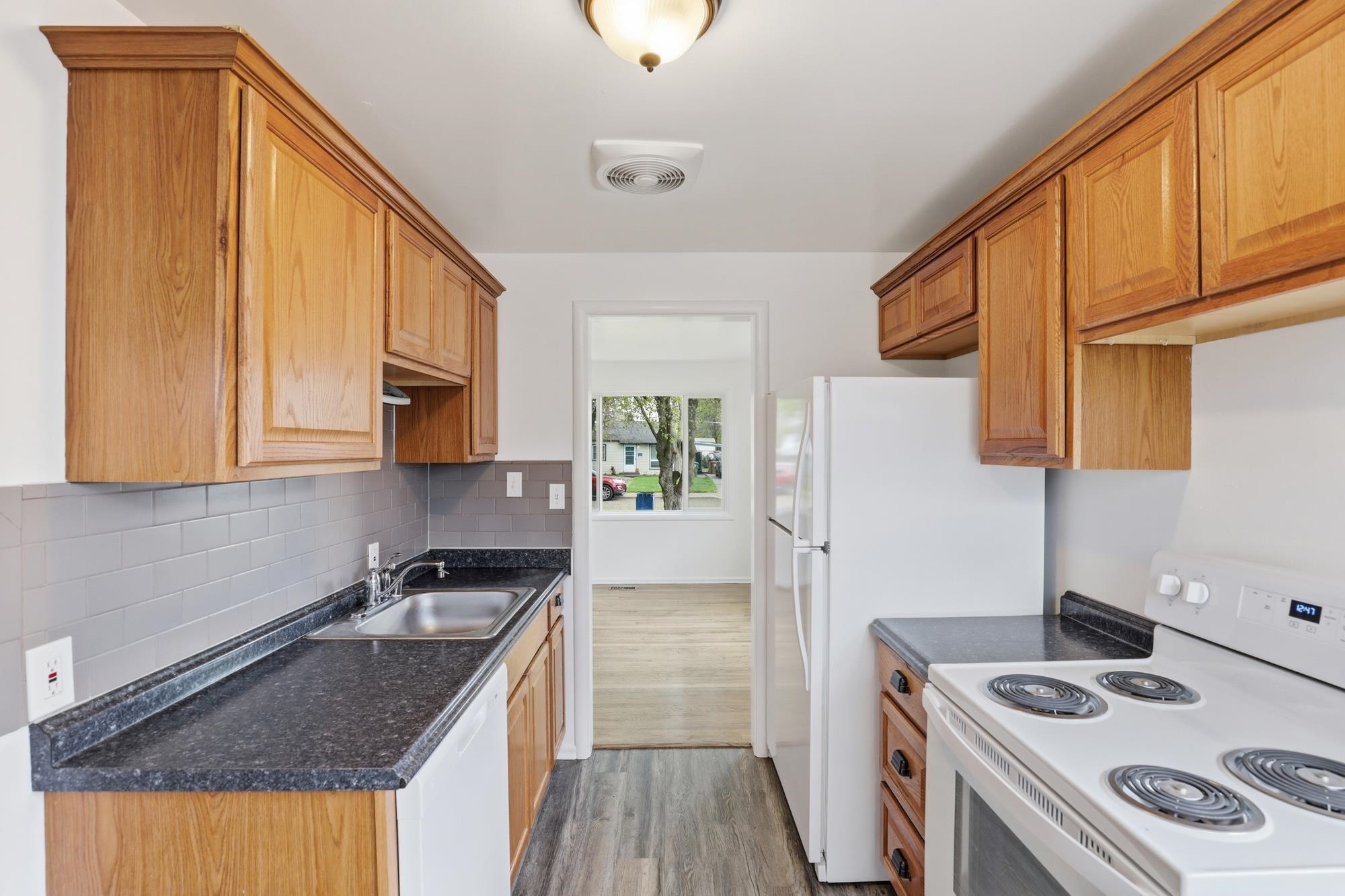 5729 N Lindeke St - Photo 10