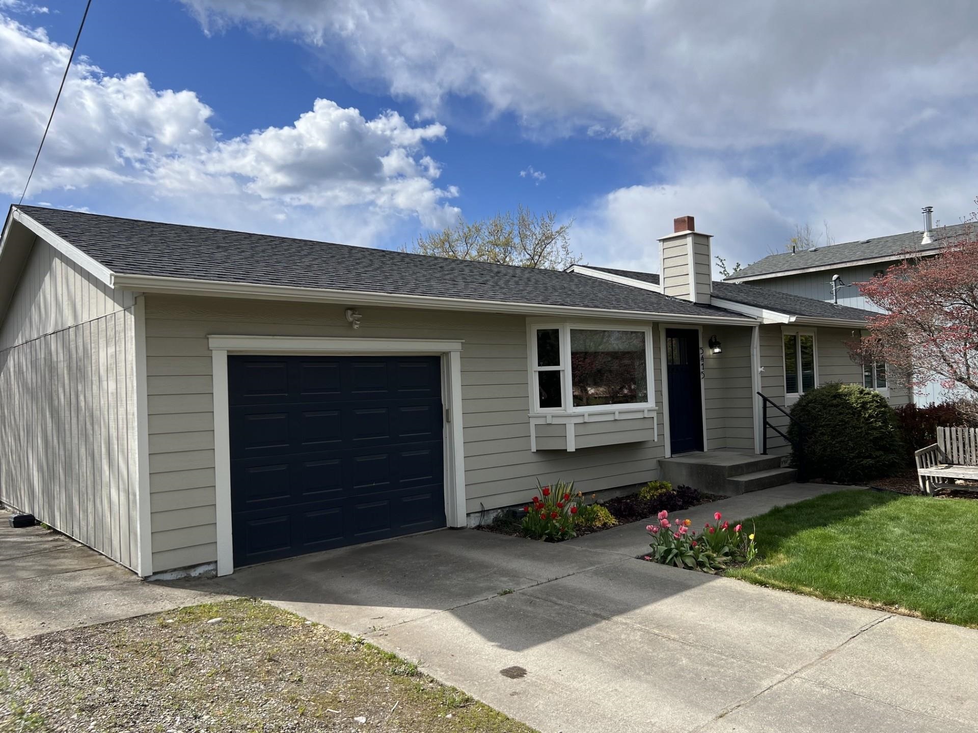 5415 N Lynden Rd - Photo 1