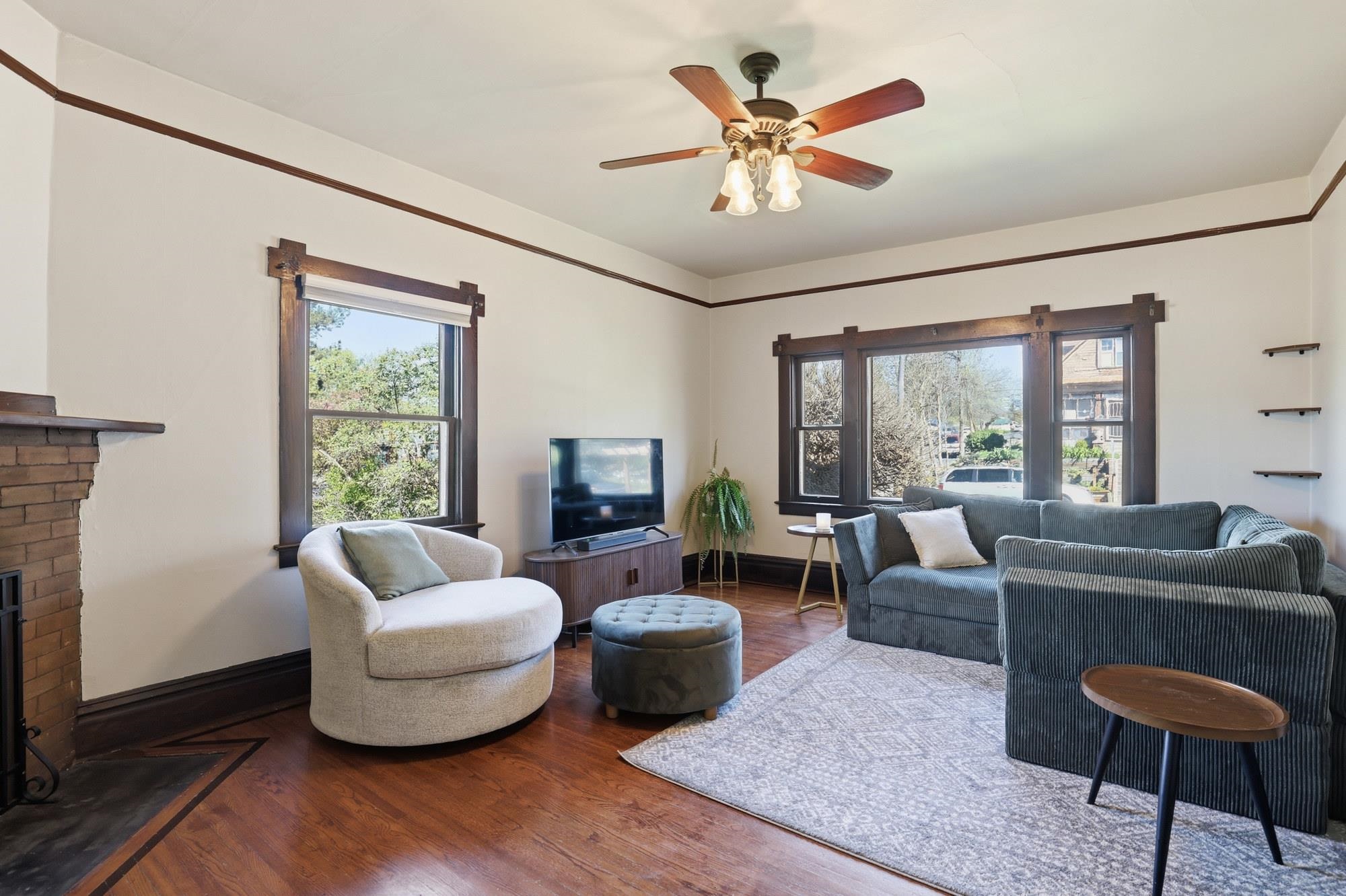 1827 W Augusta Ave - Photo 5