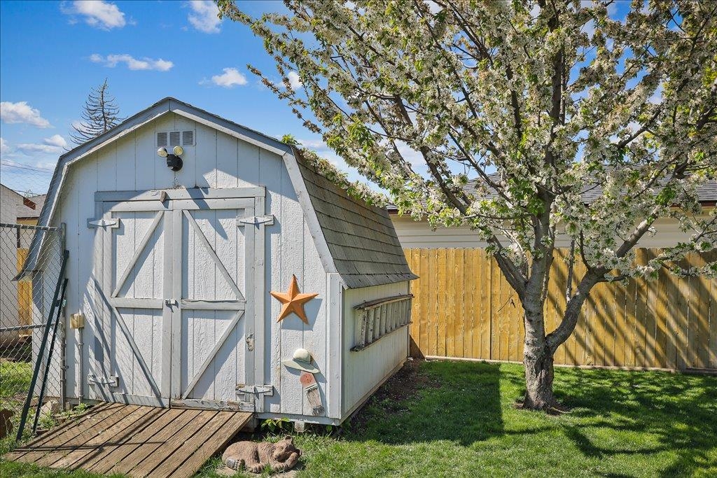 8403 E Broadway Ave - Photo 23