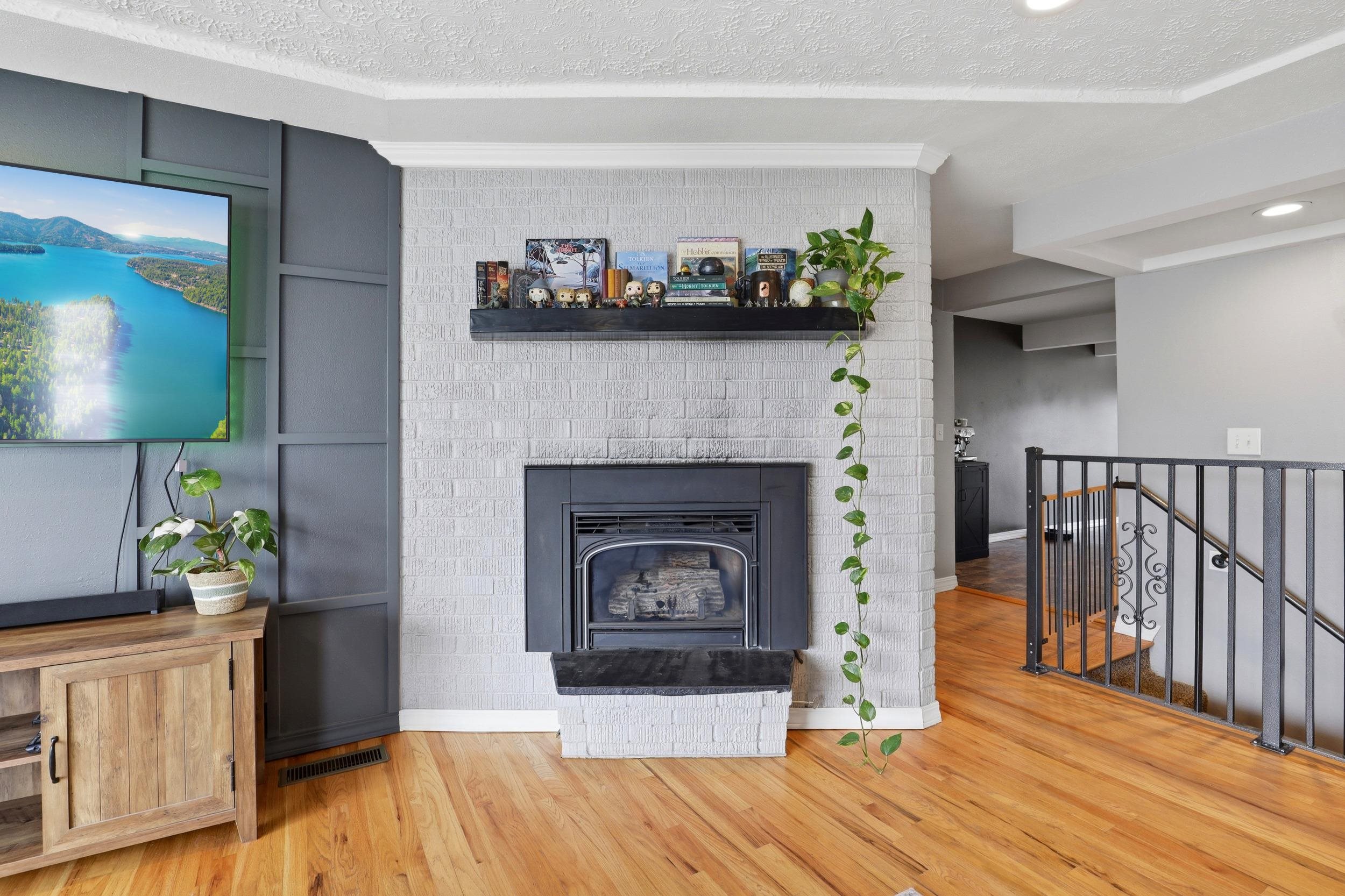 1718 S Bolivar Rd - Photo 4