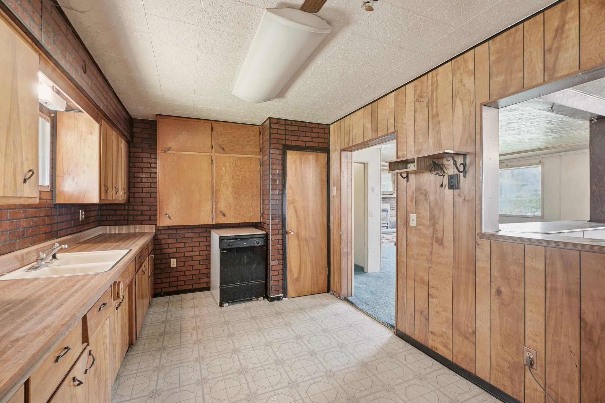 10212 S Electric Ave - Photo 11