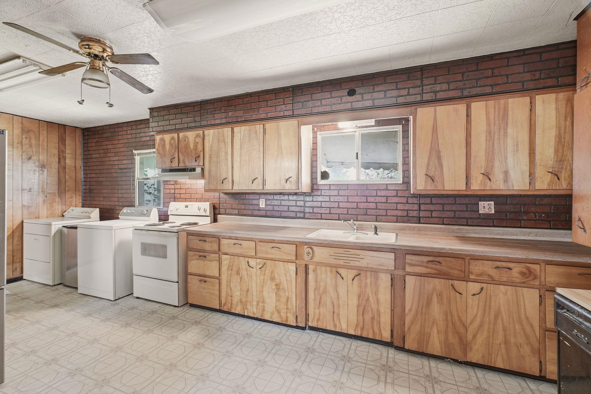 10212 S Electric Ave - Photo 12