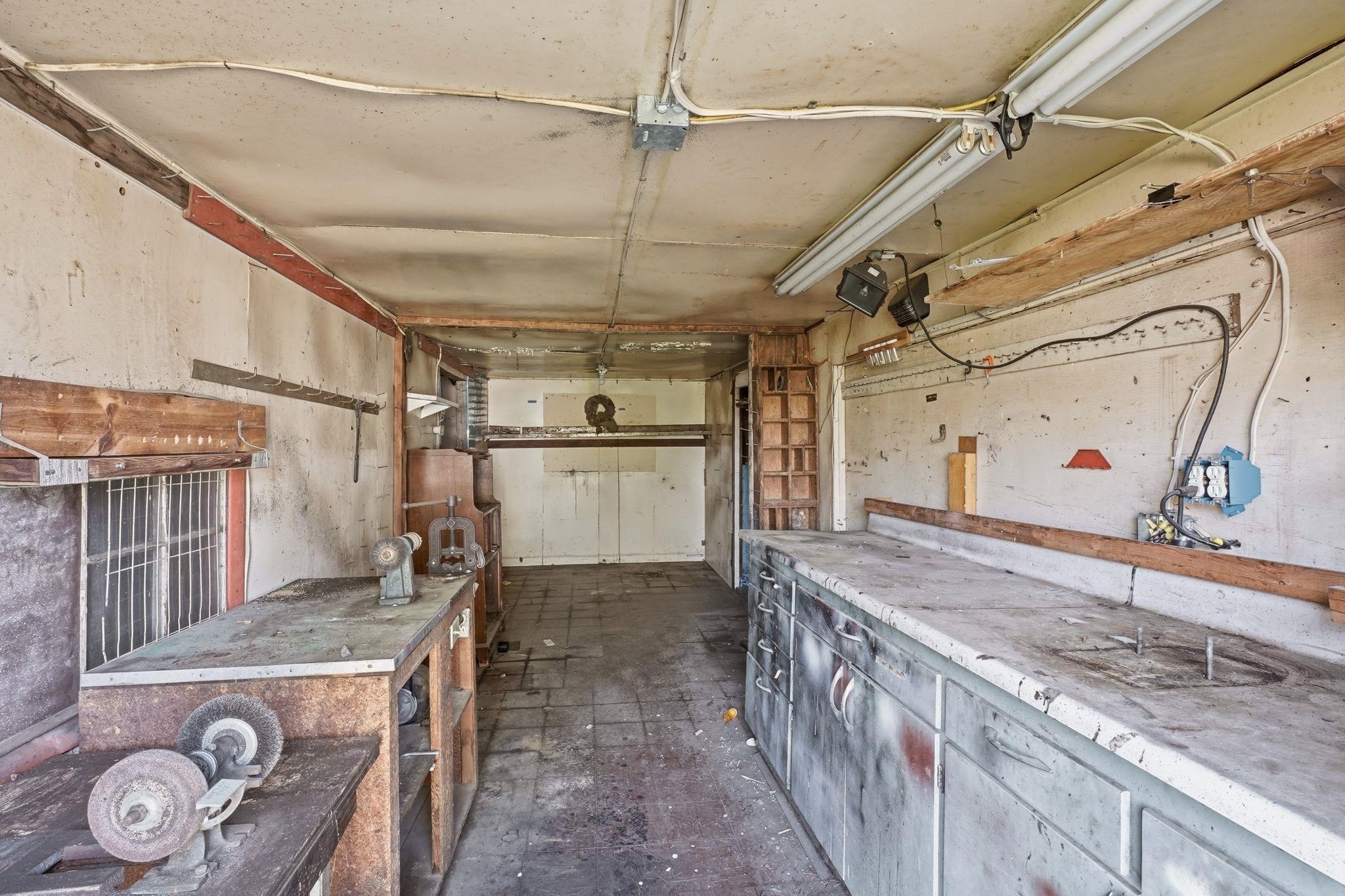 10212 S Electric Ave - Photo 40