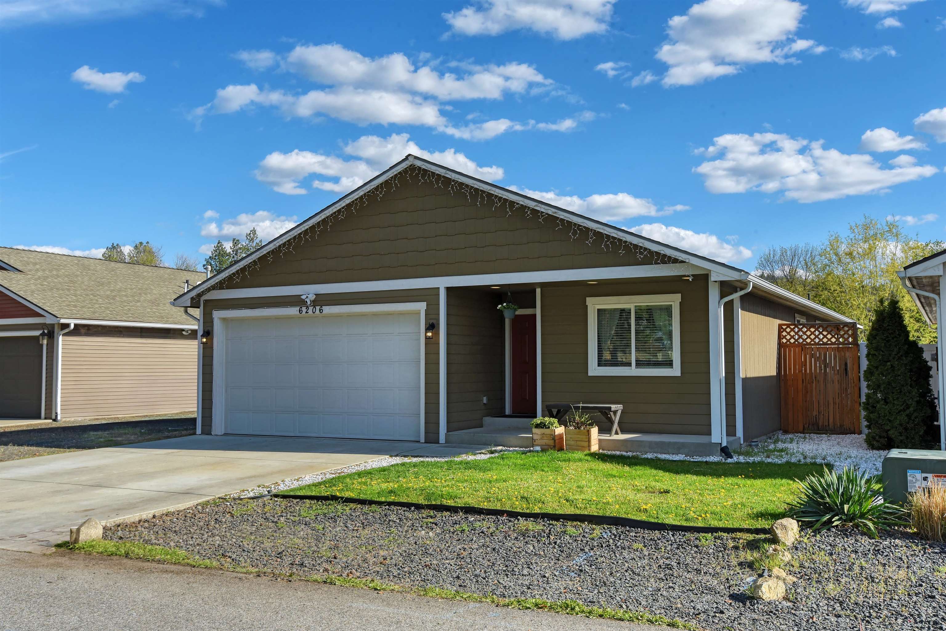 6206 E 7th Ln - Photo 1