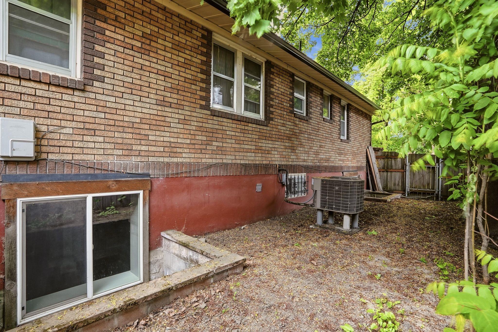 2423 S Grand Blvd - Photo 35