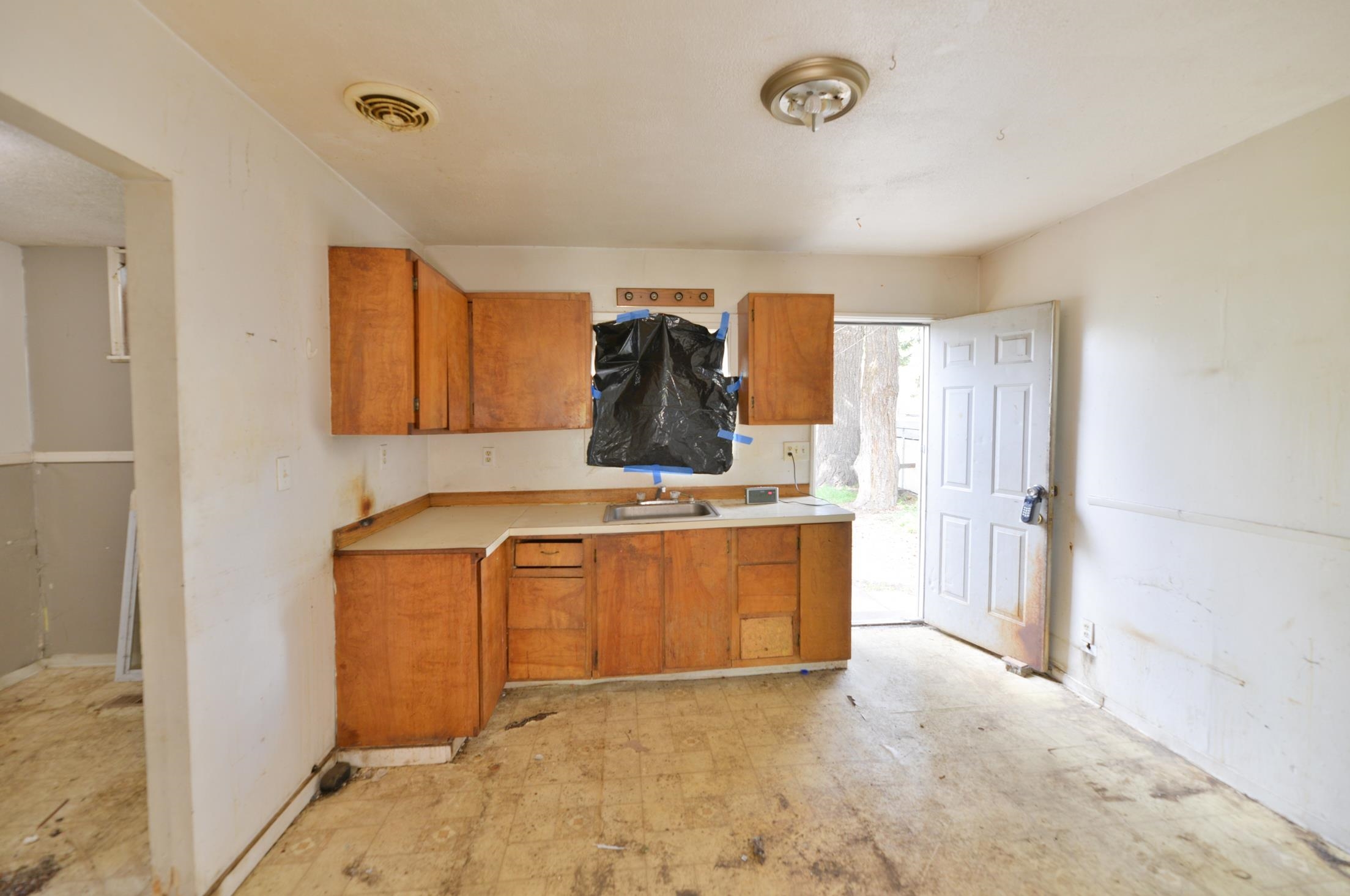 1823 E 5th Ave - Photo 9
