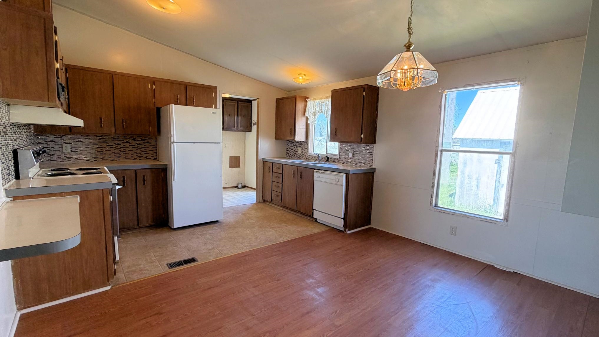 1210 2nd St - Photo 7