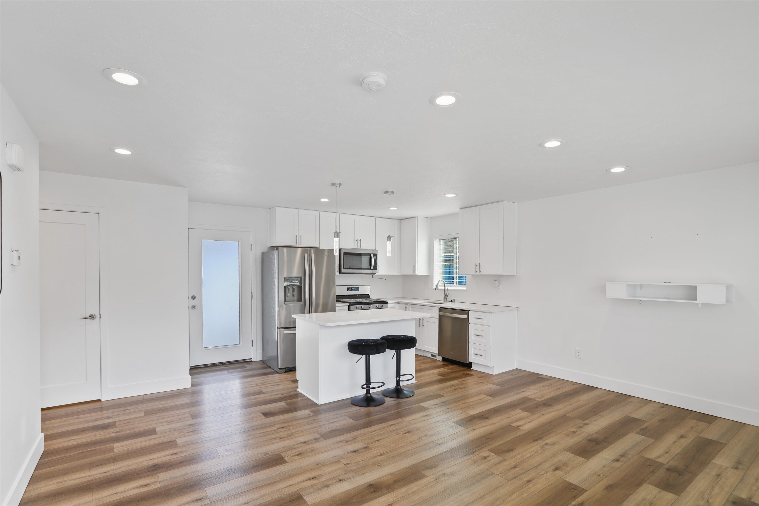 11909 E 2nd Ln - Photo 2
