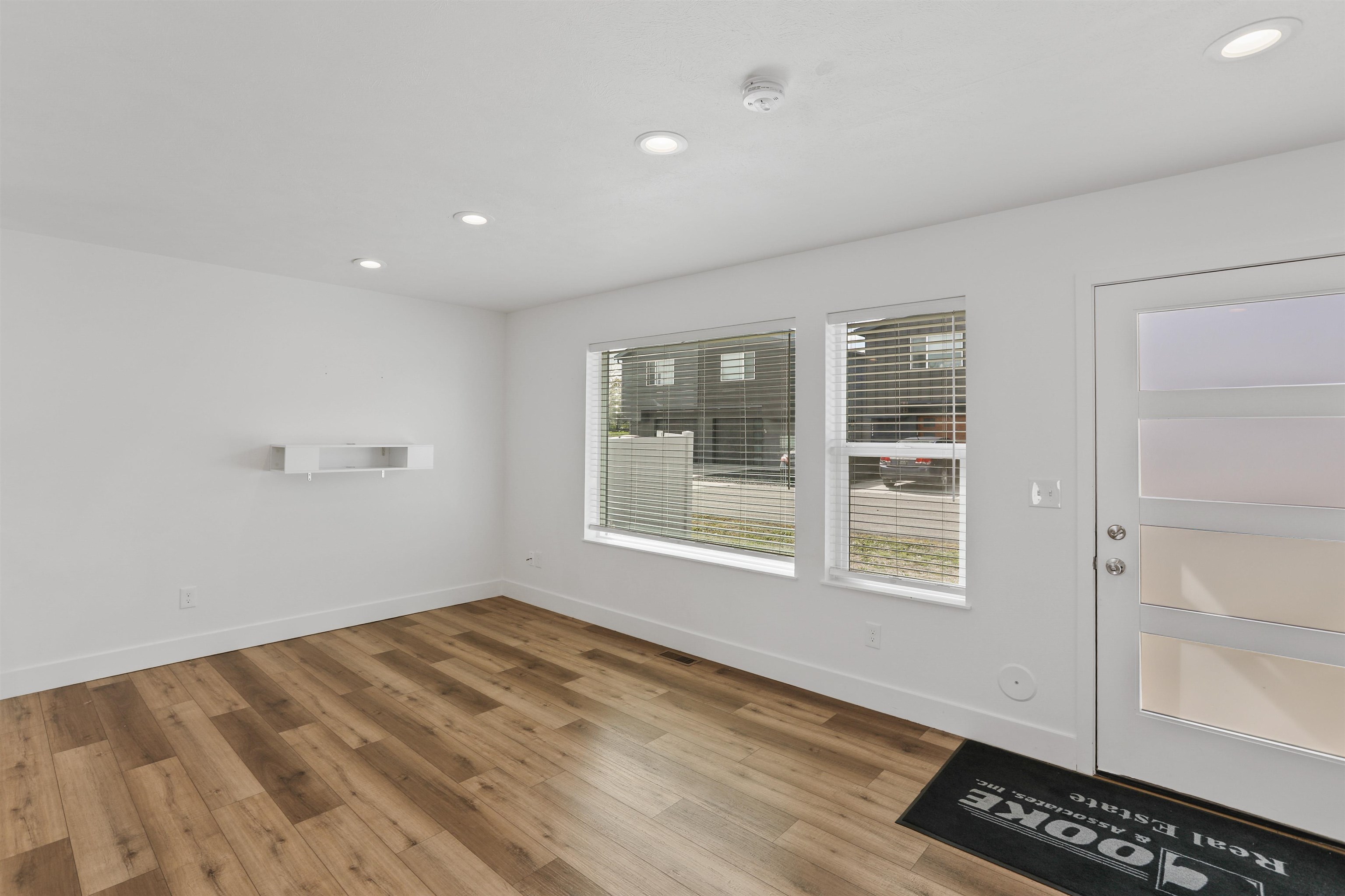 11909 E 2nd Ln - Photo 4