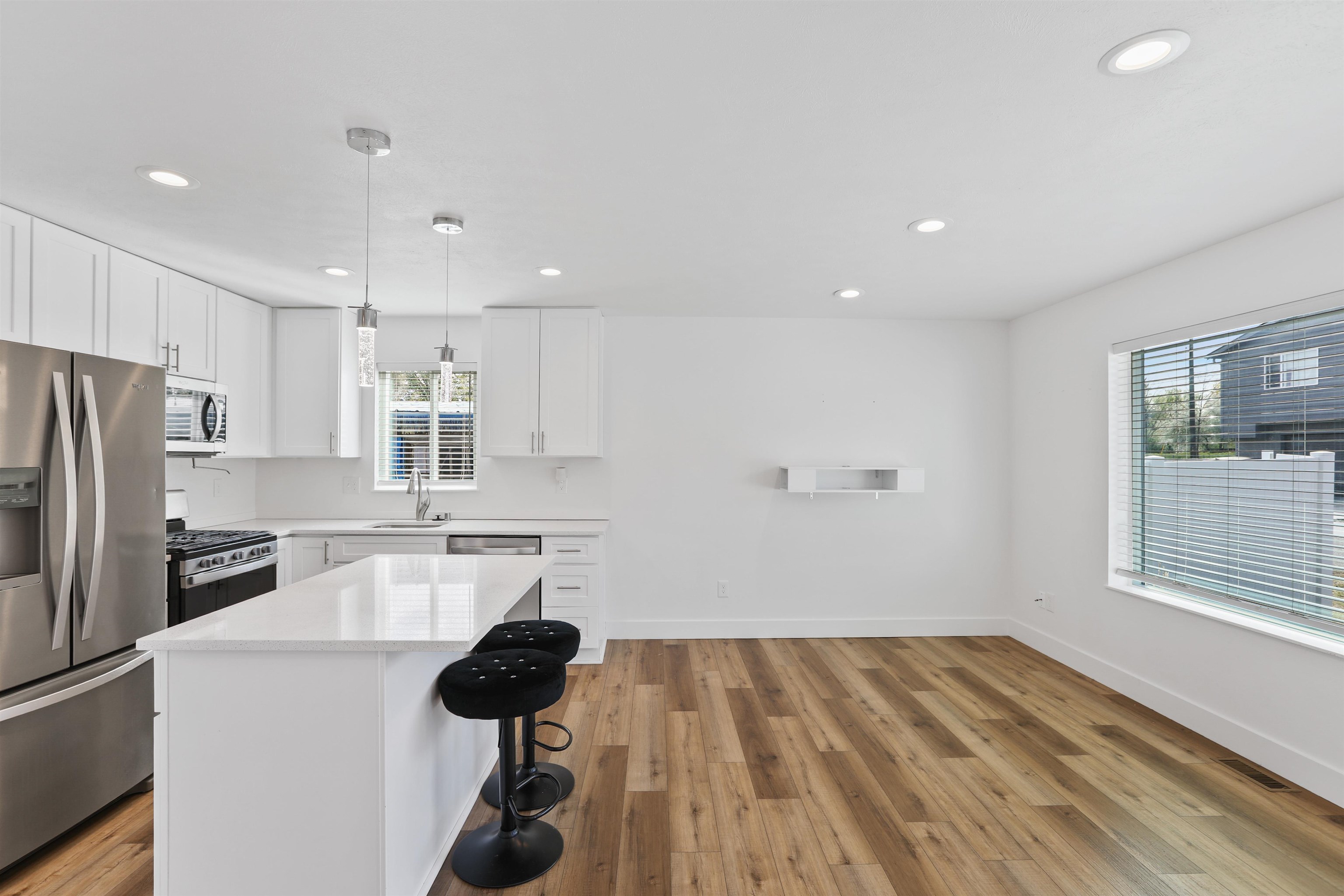 11909 E 2nd Ln - Photo 5