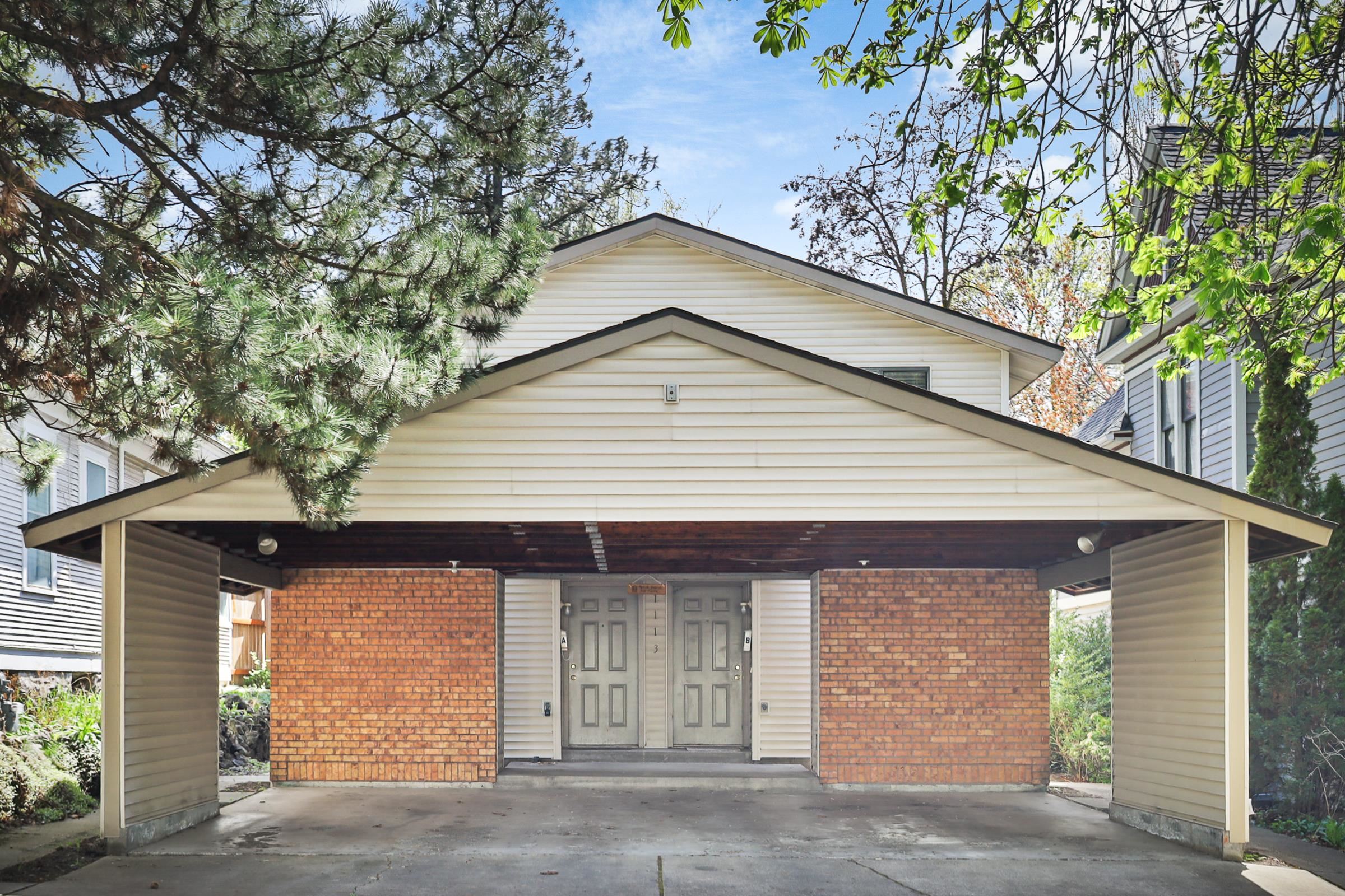 1113 W 10th Ave - Photo 1