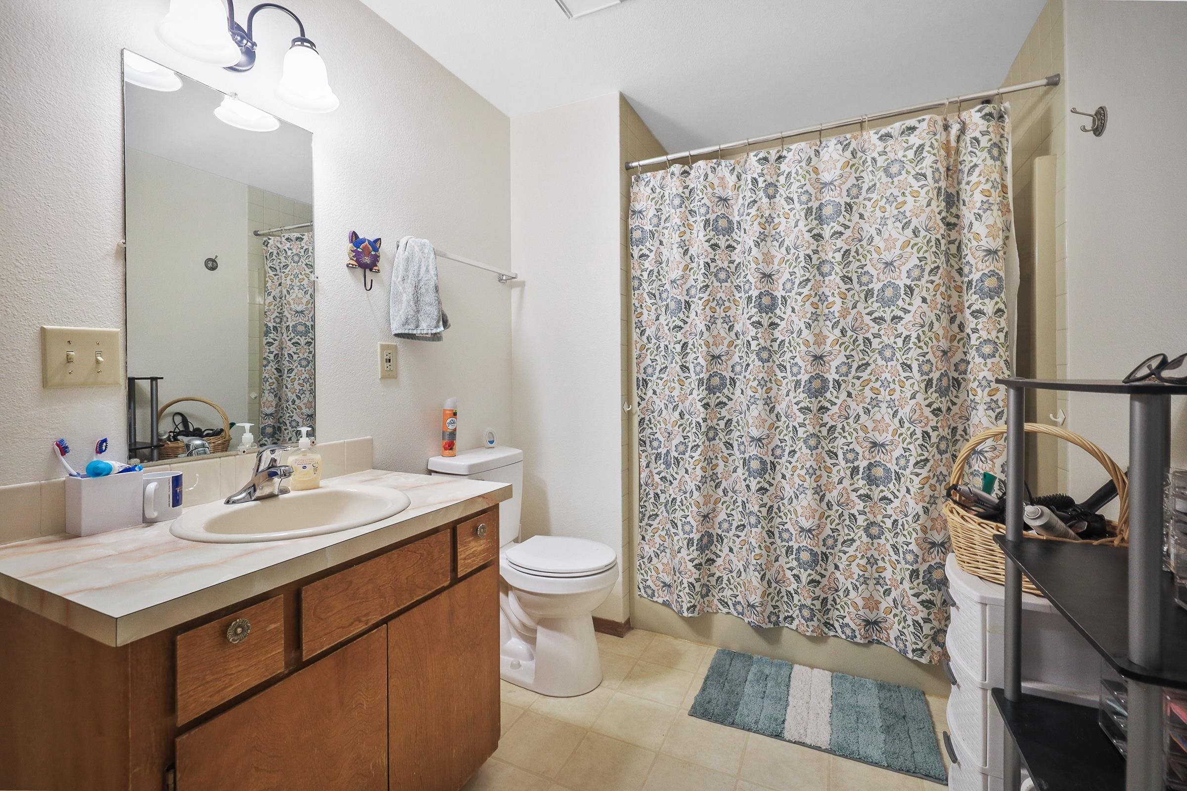 1113 W 10th Ave - Photo 9