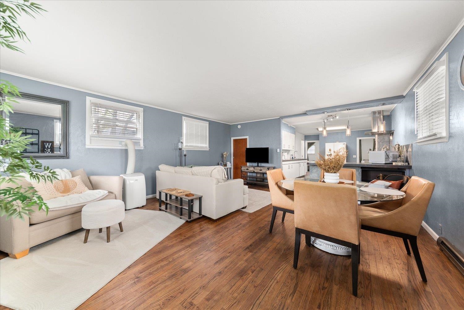 811 E Everett Ave - Photo 2