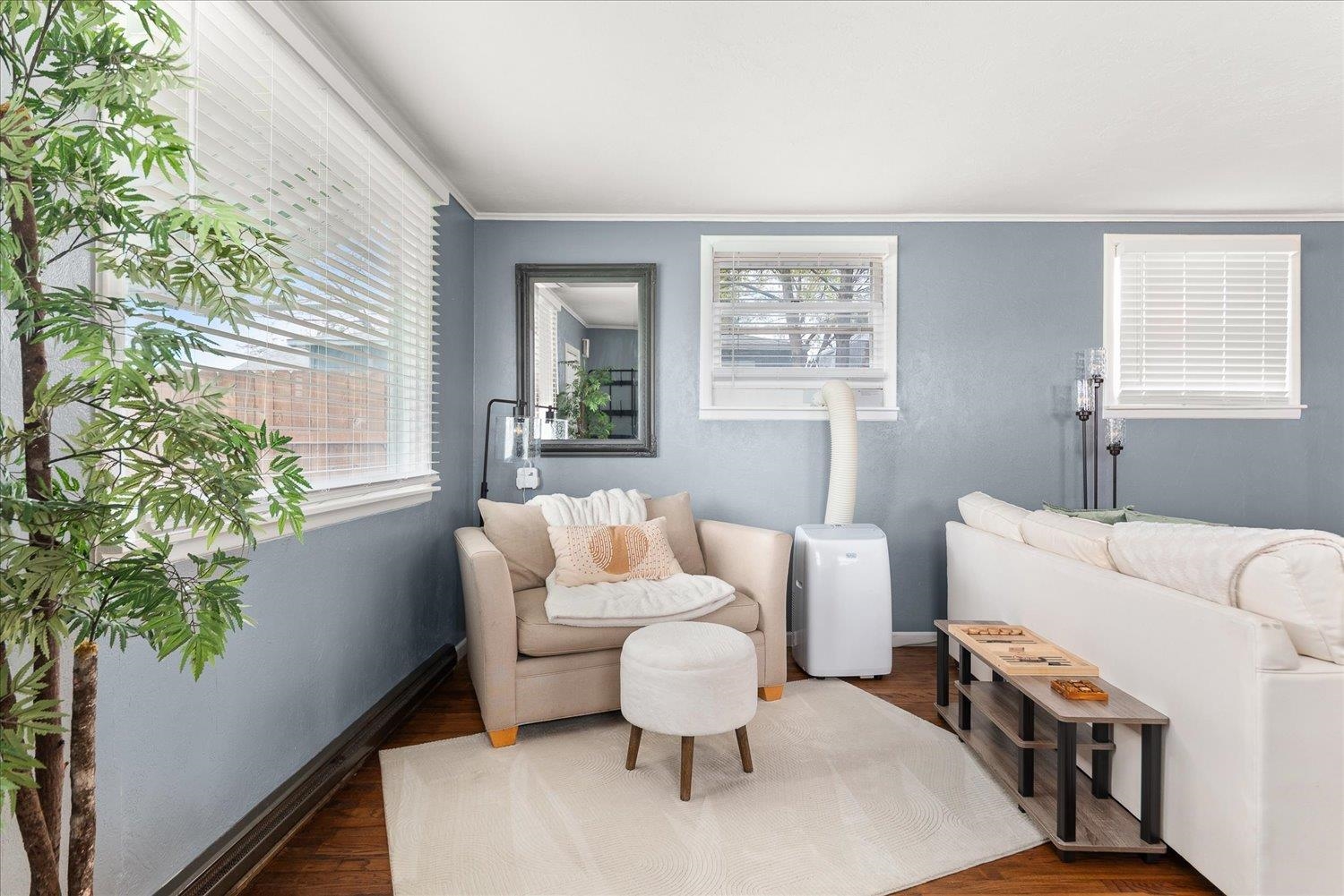 811 E Everett Ave - Photo 3