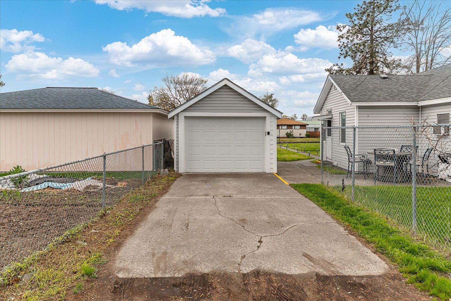 811 E Everett Ave - Photo 23