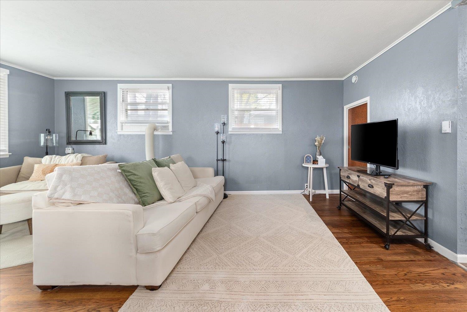 811 E Everett Ave - Photo 5
