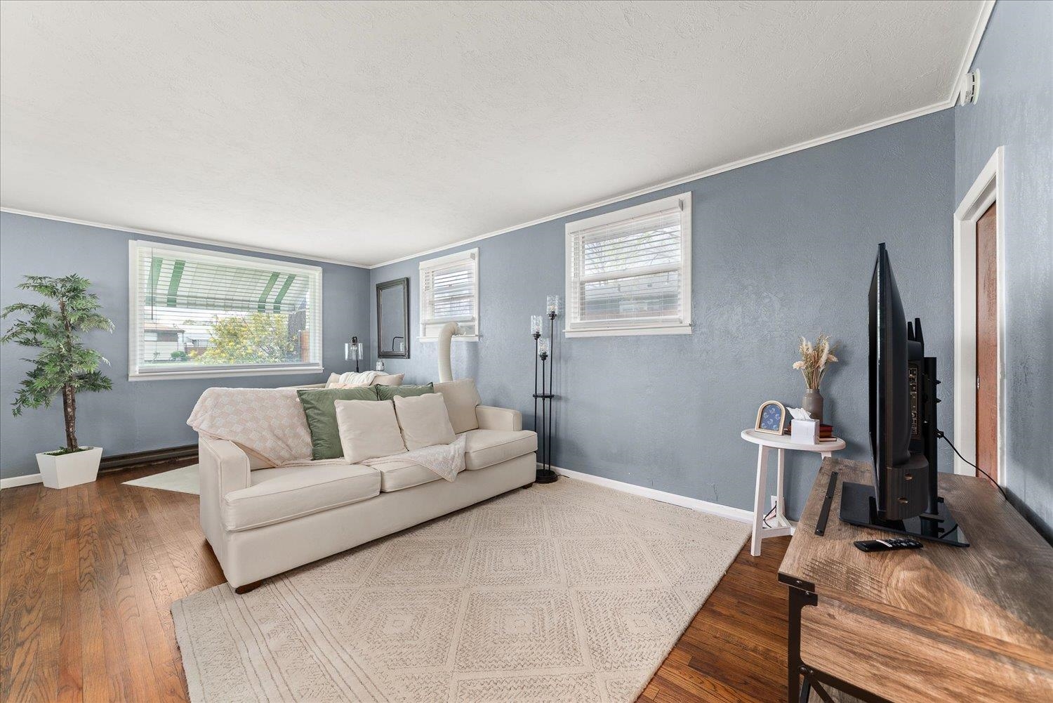 811 E Everett Ave - Photo 6