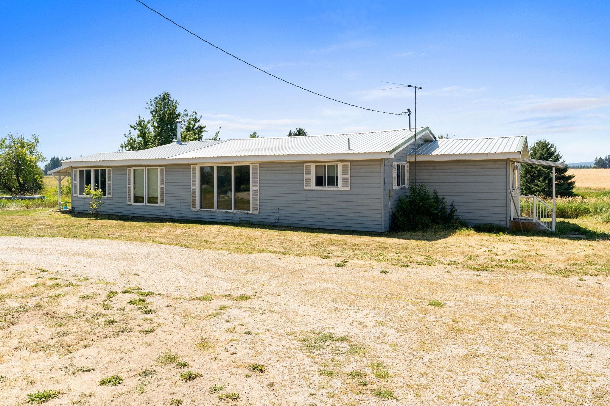 4616 S Highway 395 - Photo 3