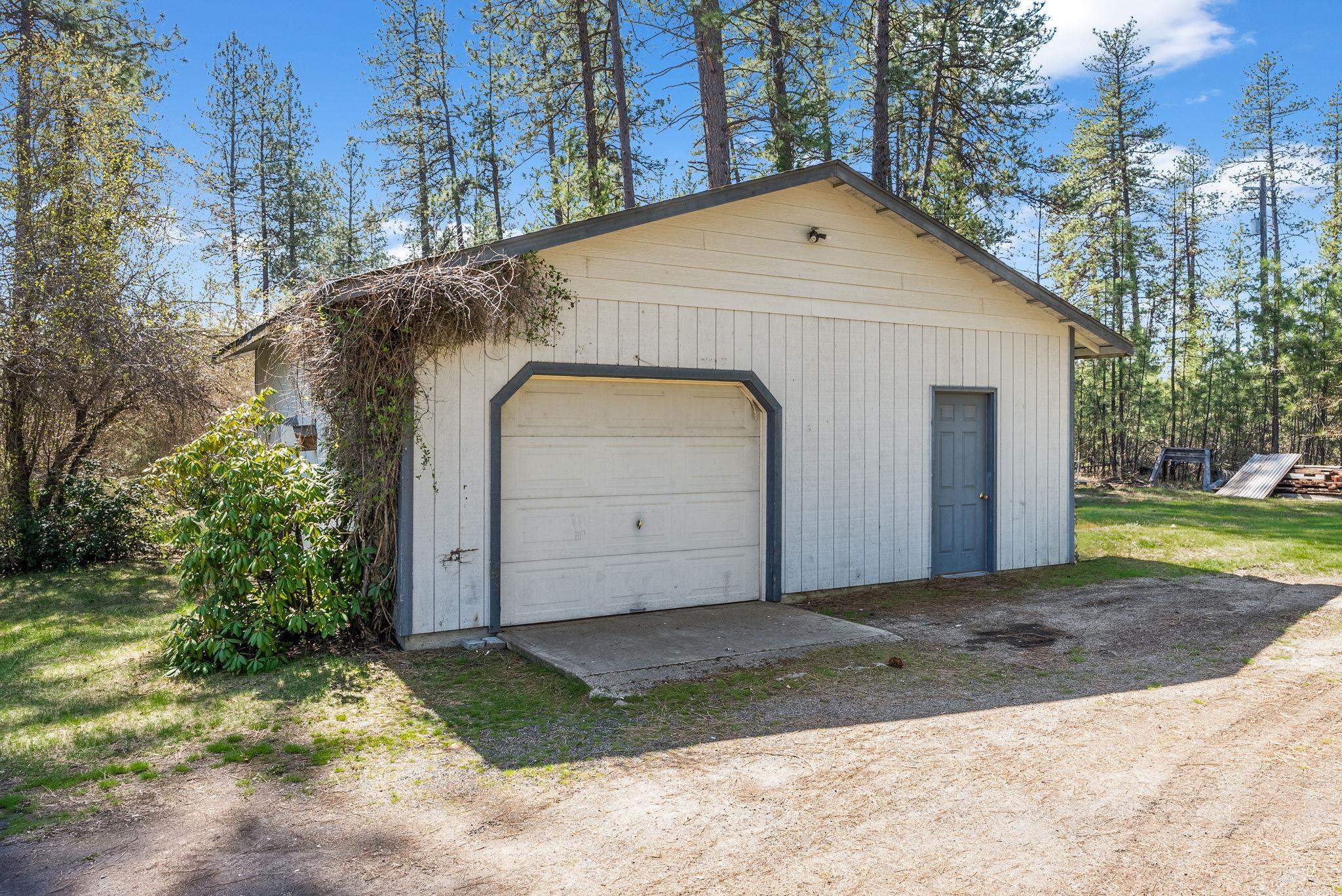 27220 N Milan Rd - Photo 3