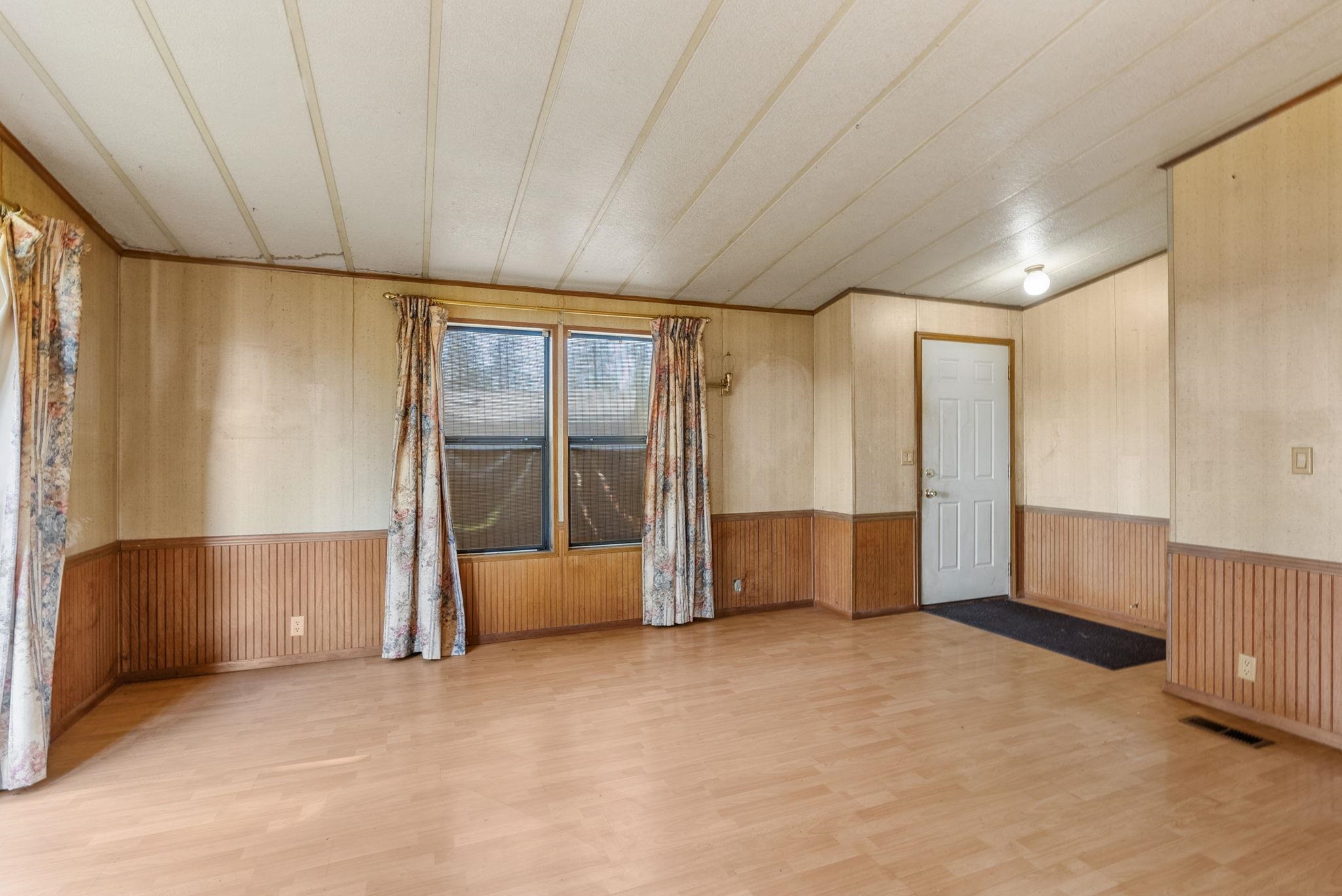 27220 N Milan Rd - Photo 5