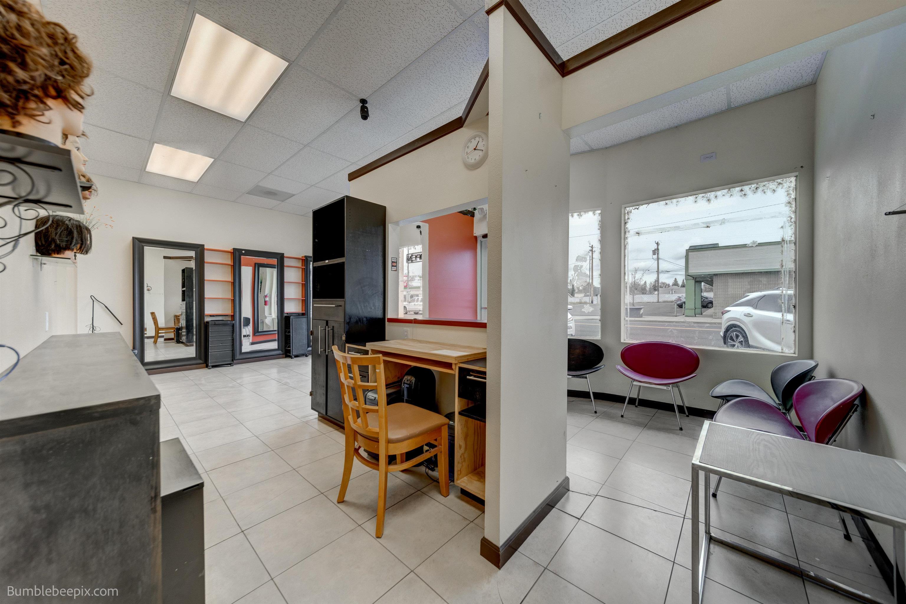 118 E LAKE St - Photo 11