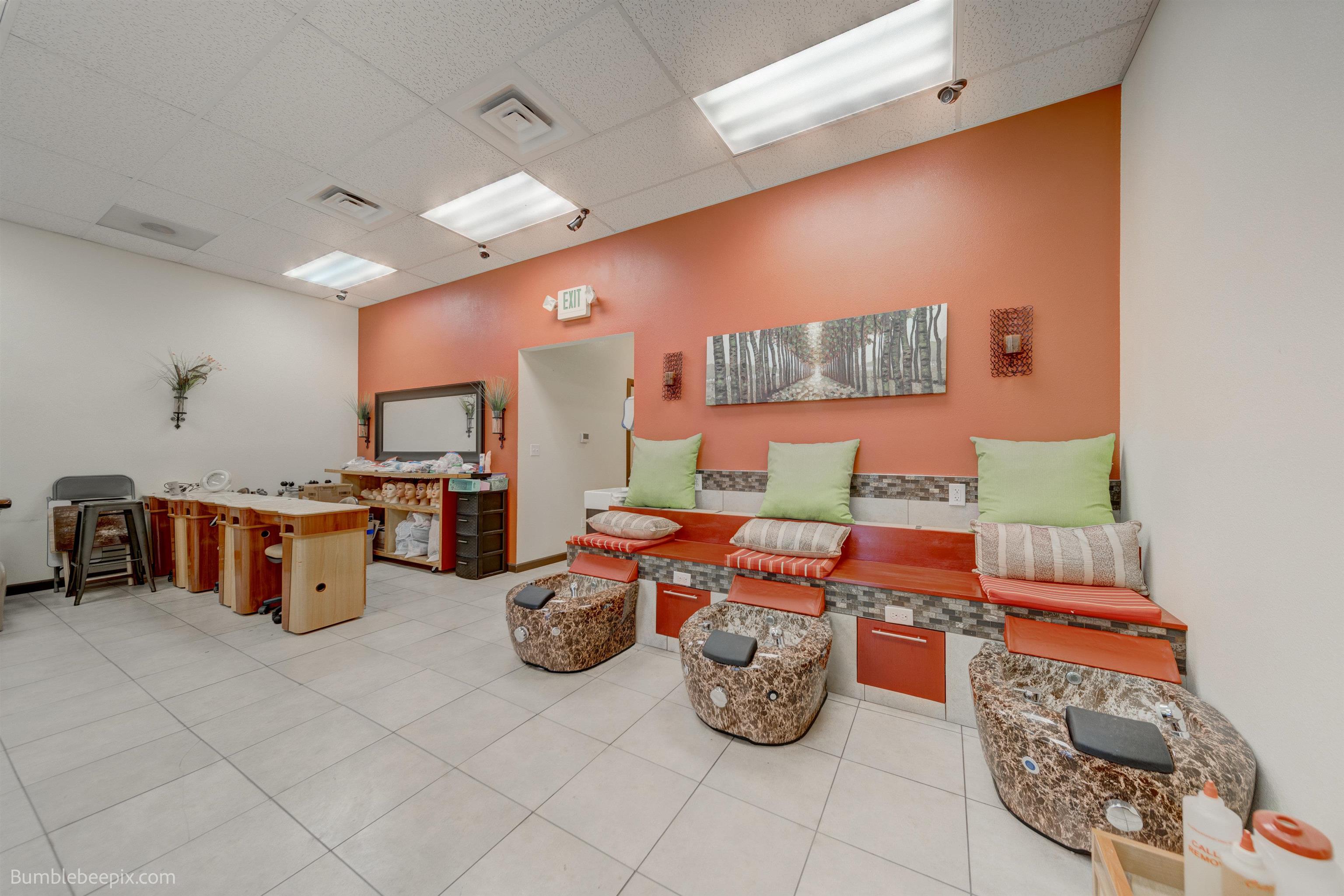 118 E LAKE St - Photo 8