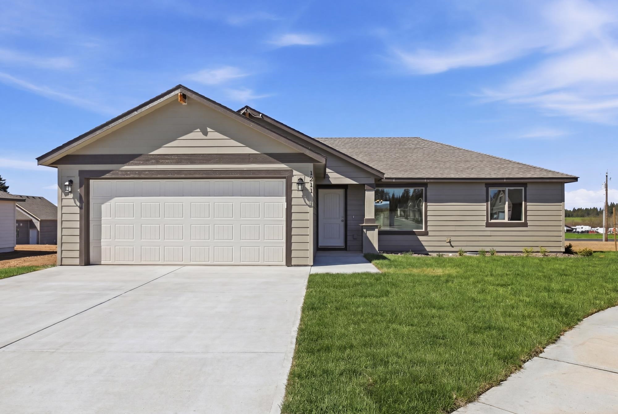 1211 N Layton Ave - Photo 1