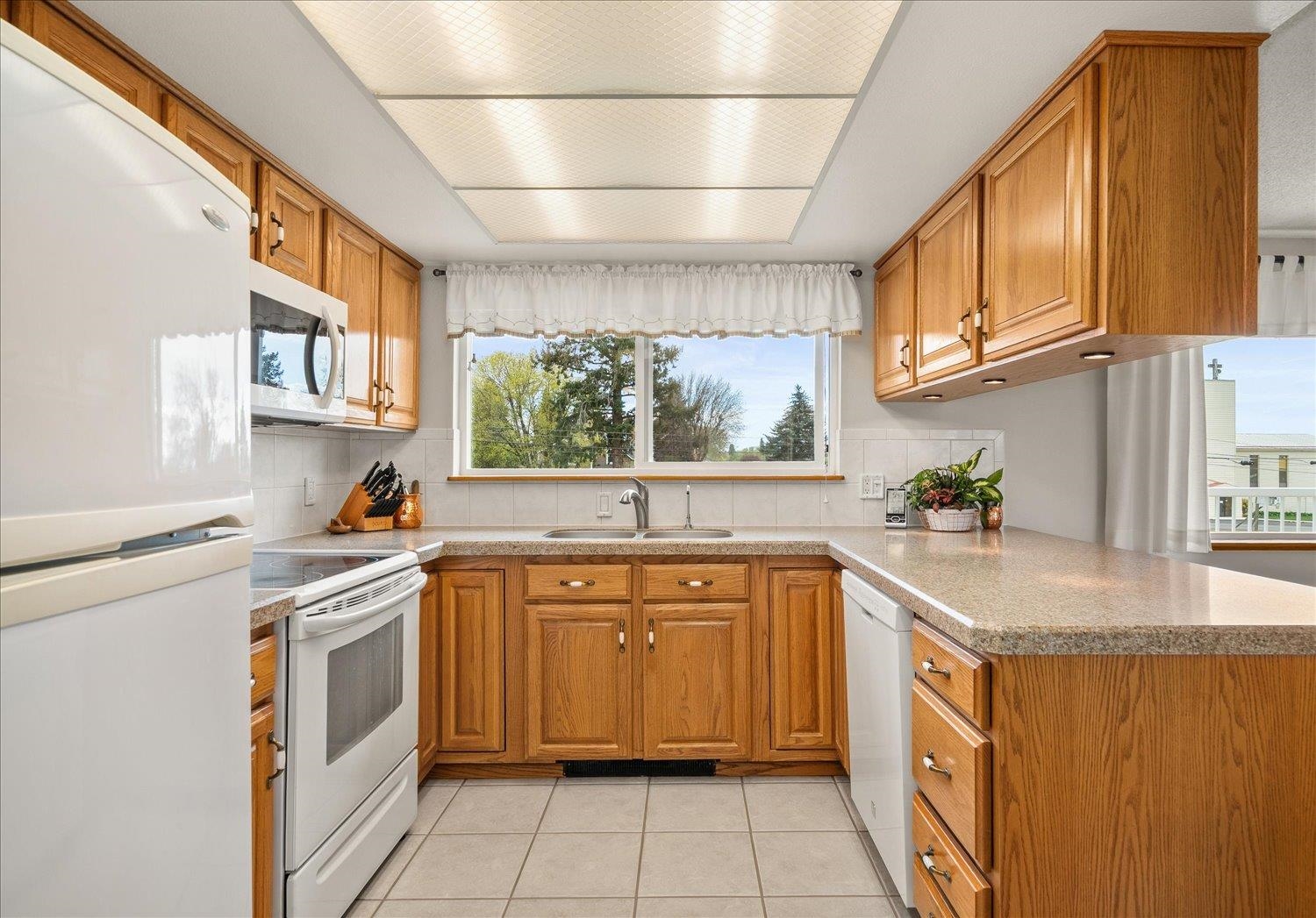 235 N SPANGLE Ave - Photo 4