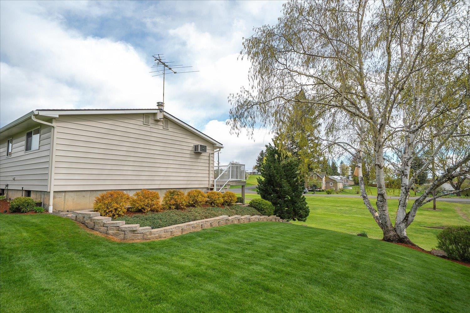 235 N SPANGLE Ave - Photo 34