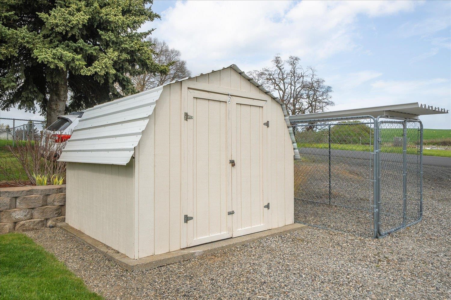 235 N SPANGLE Ave - Photo 37
