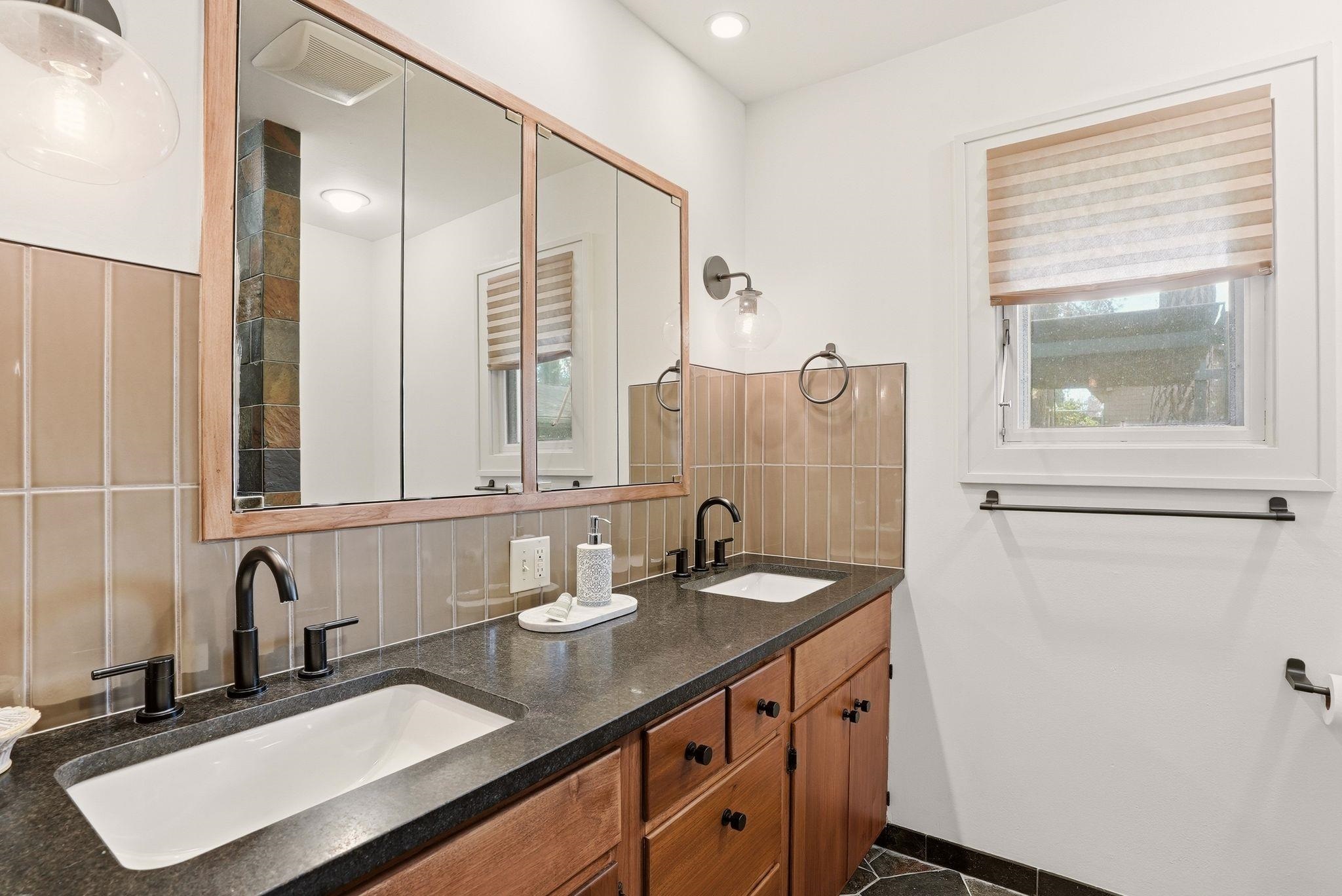 1628 E 36th Ave - Photo 14
