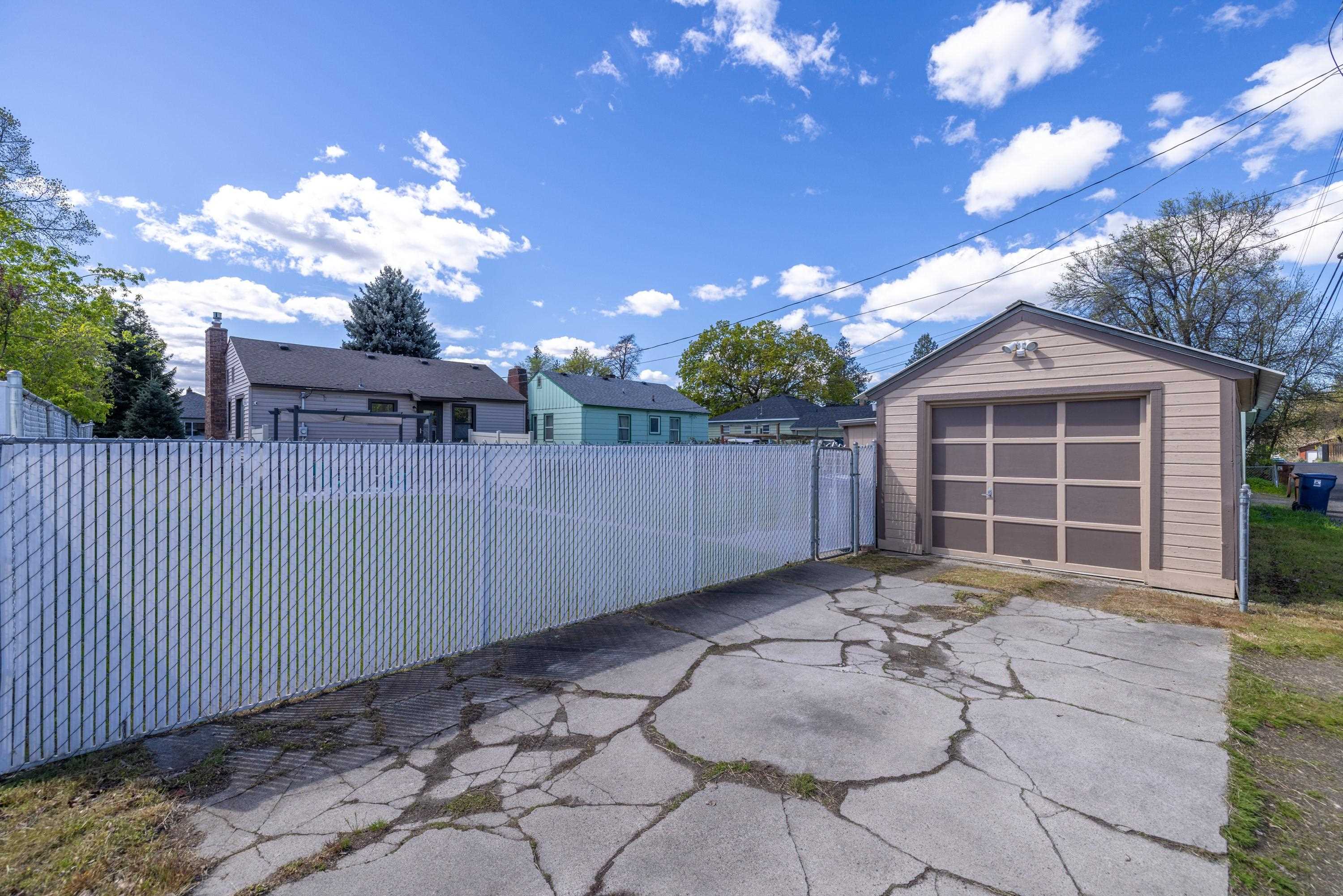2324 W Providence Ave - Photo 22