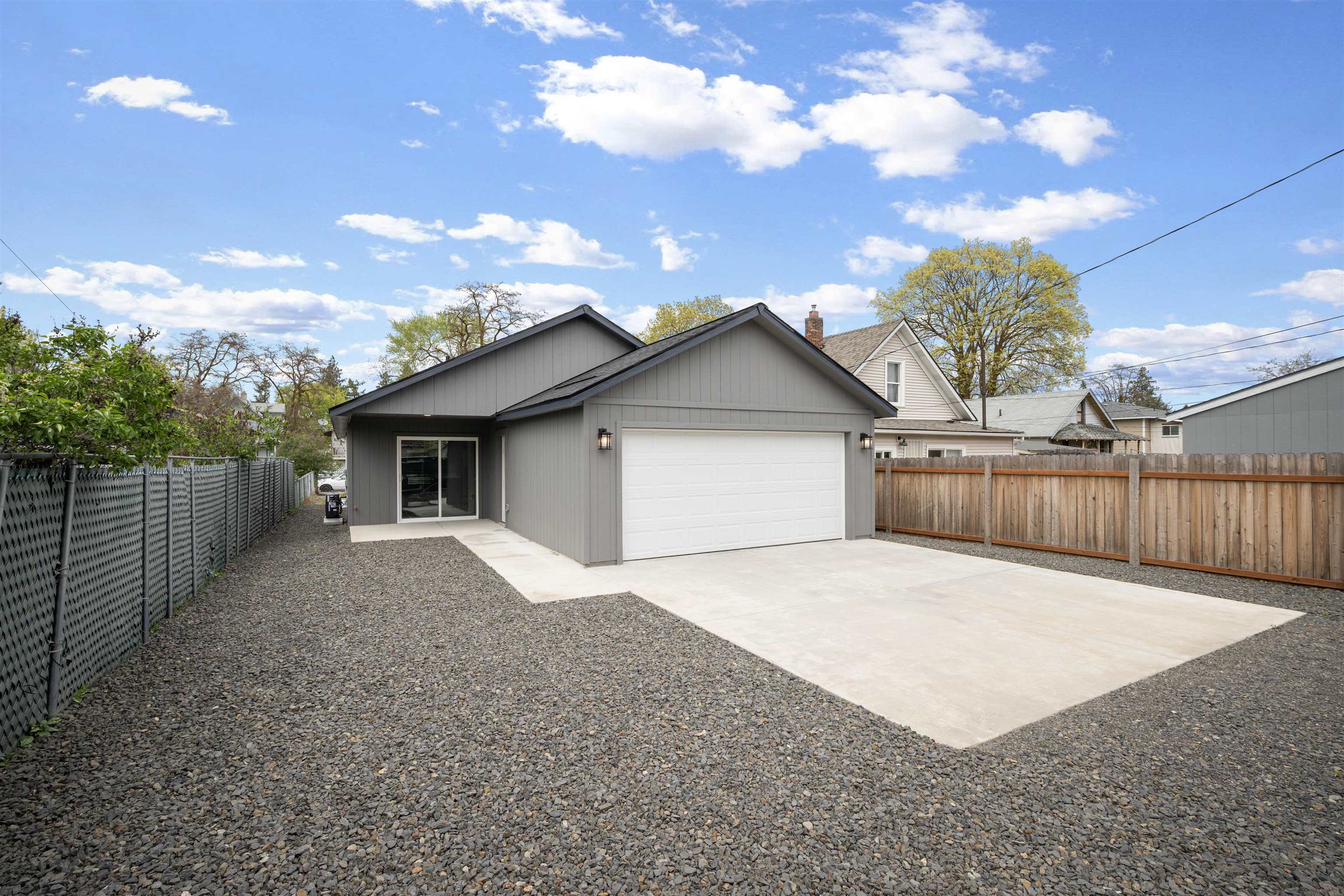 820 E Crown Ave - Photo 3