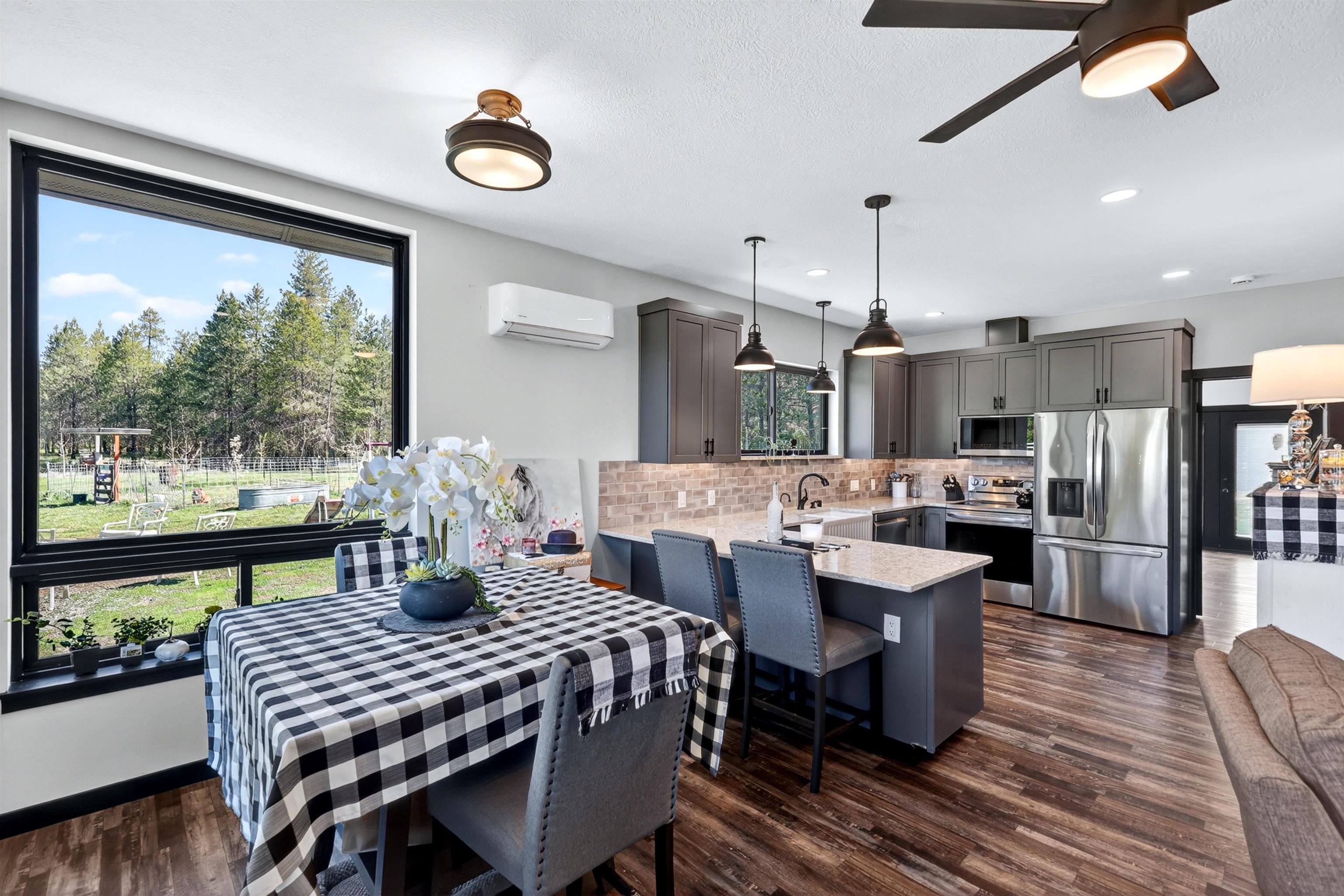 1100 E Denison Chattaroy Rd - Photo 11