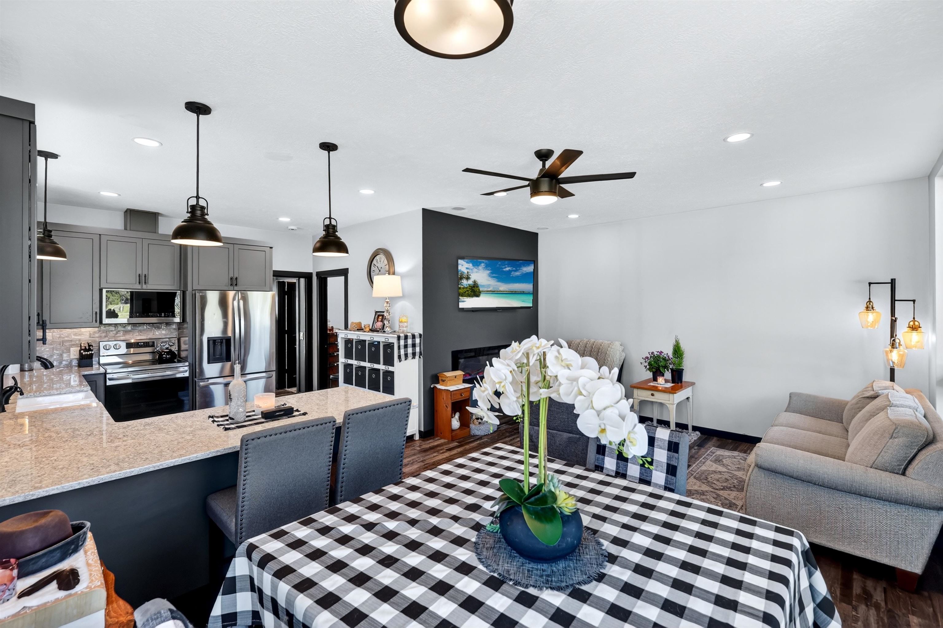 1100 E Denison Chattaroy Rd - Photo 13