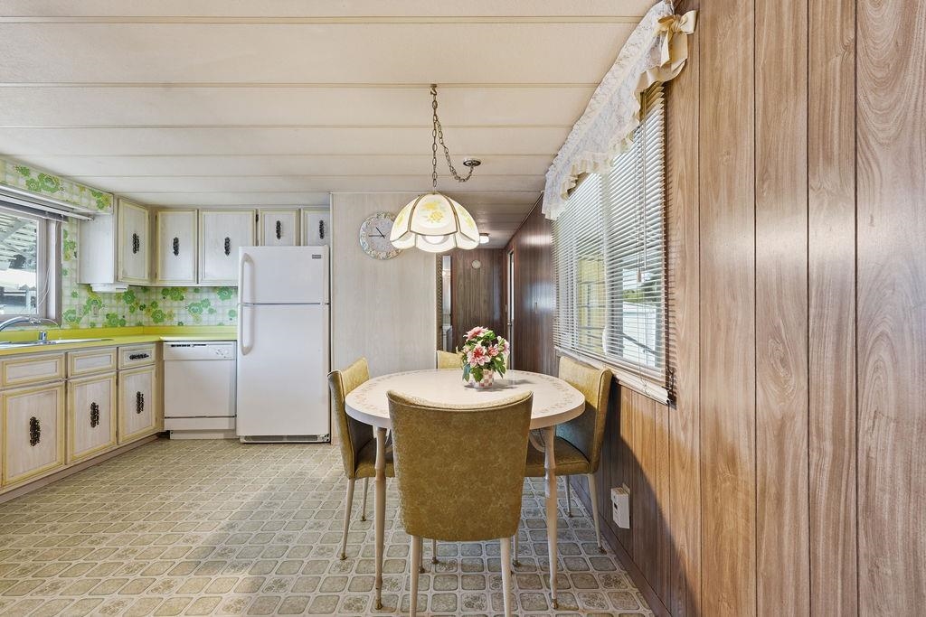 1211 E Lyons Ave - Photo 12
