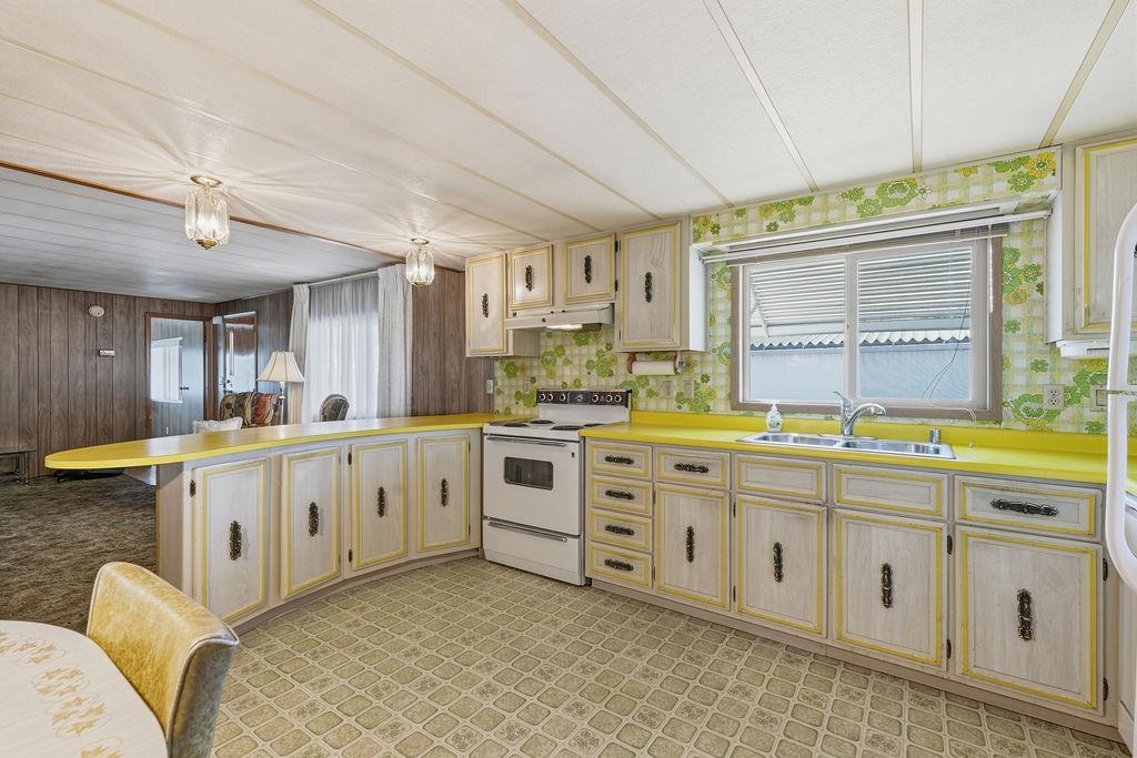 1211 E Lyons Ave - Photo 15
