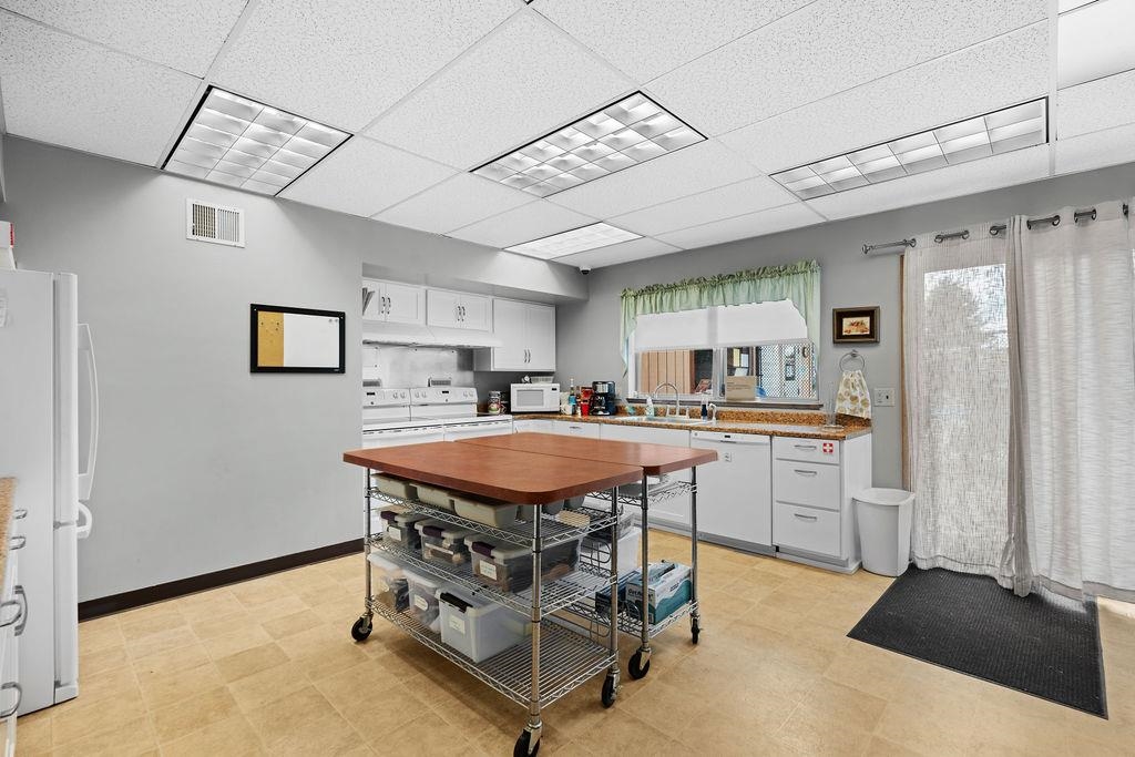 1211 E Lyons Ave - Photo 38