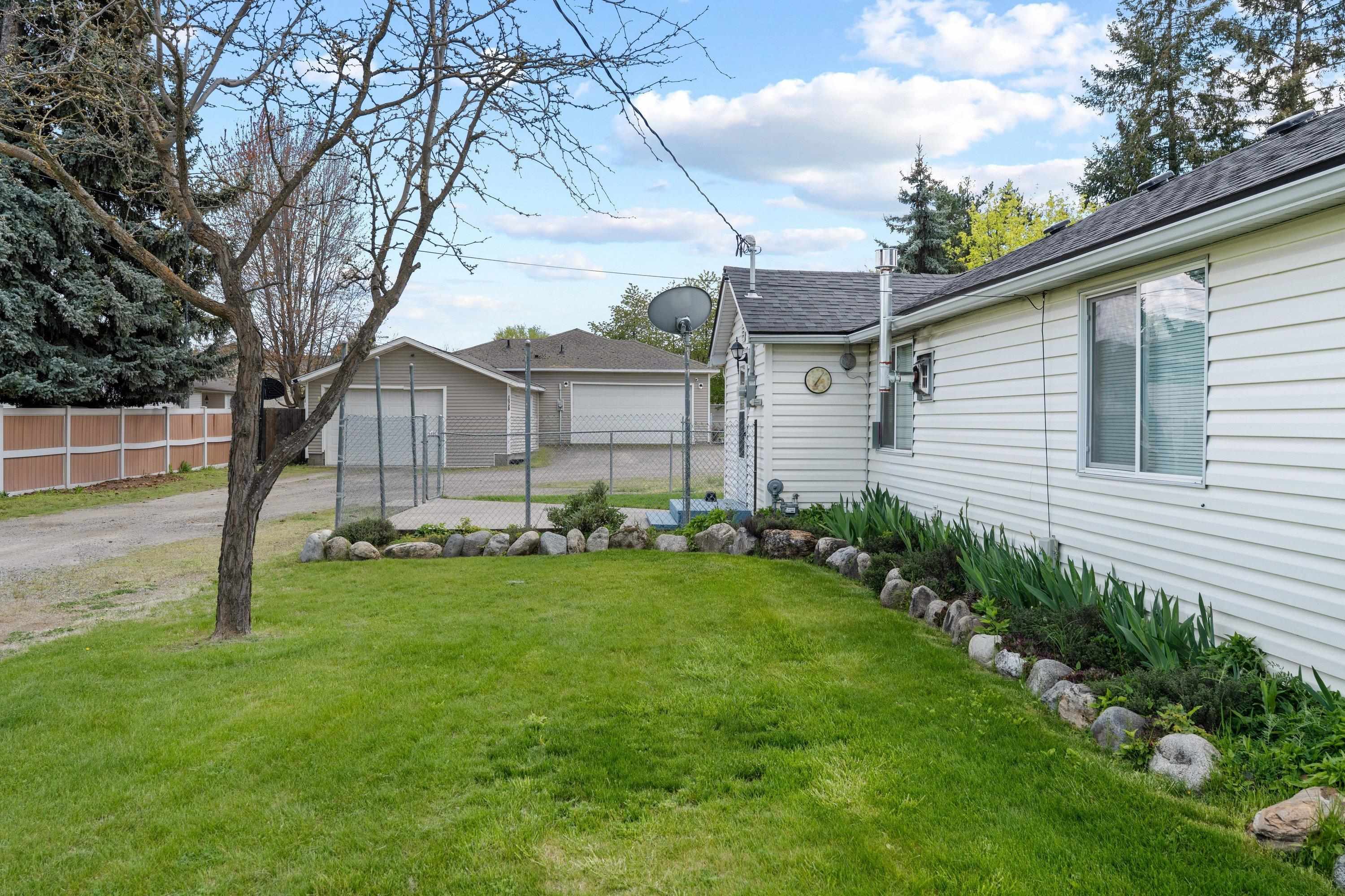 10724 E 12th Ave - Photo 28