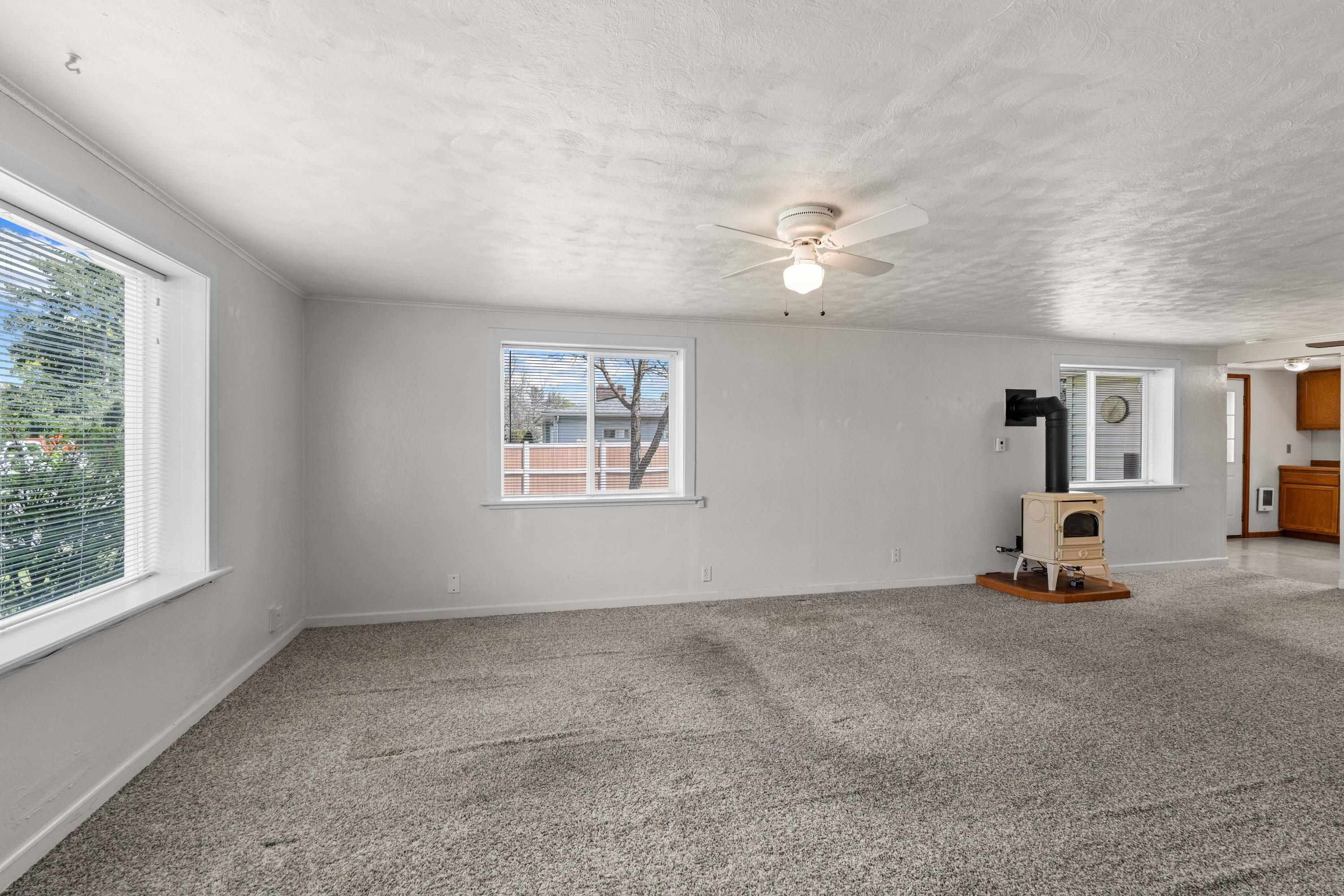 10724 E 12th Ave - Photo 7